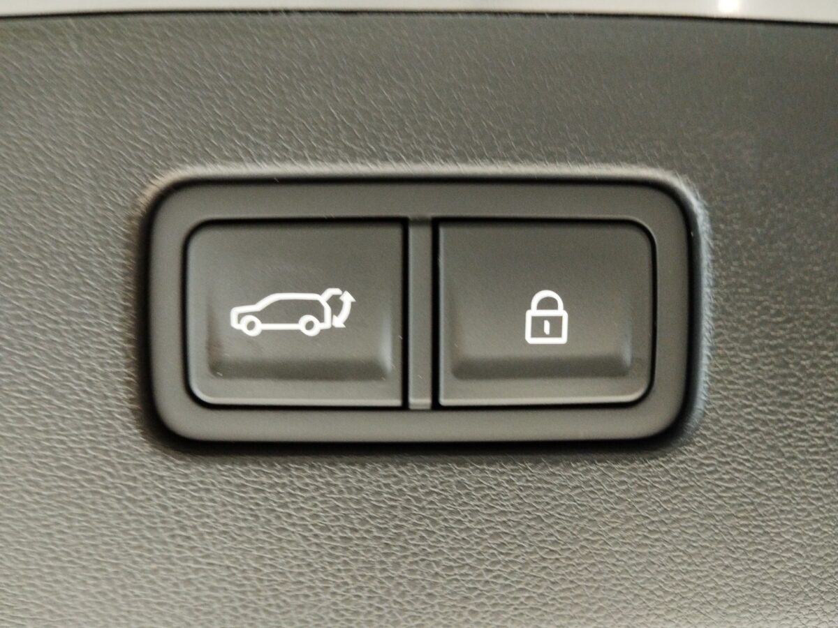 Hyundai IONIQ 9 Uniq 4WD *360*4xSHZ*ACC*AUT*HUD*LM*Leder* – Bild 21