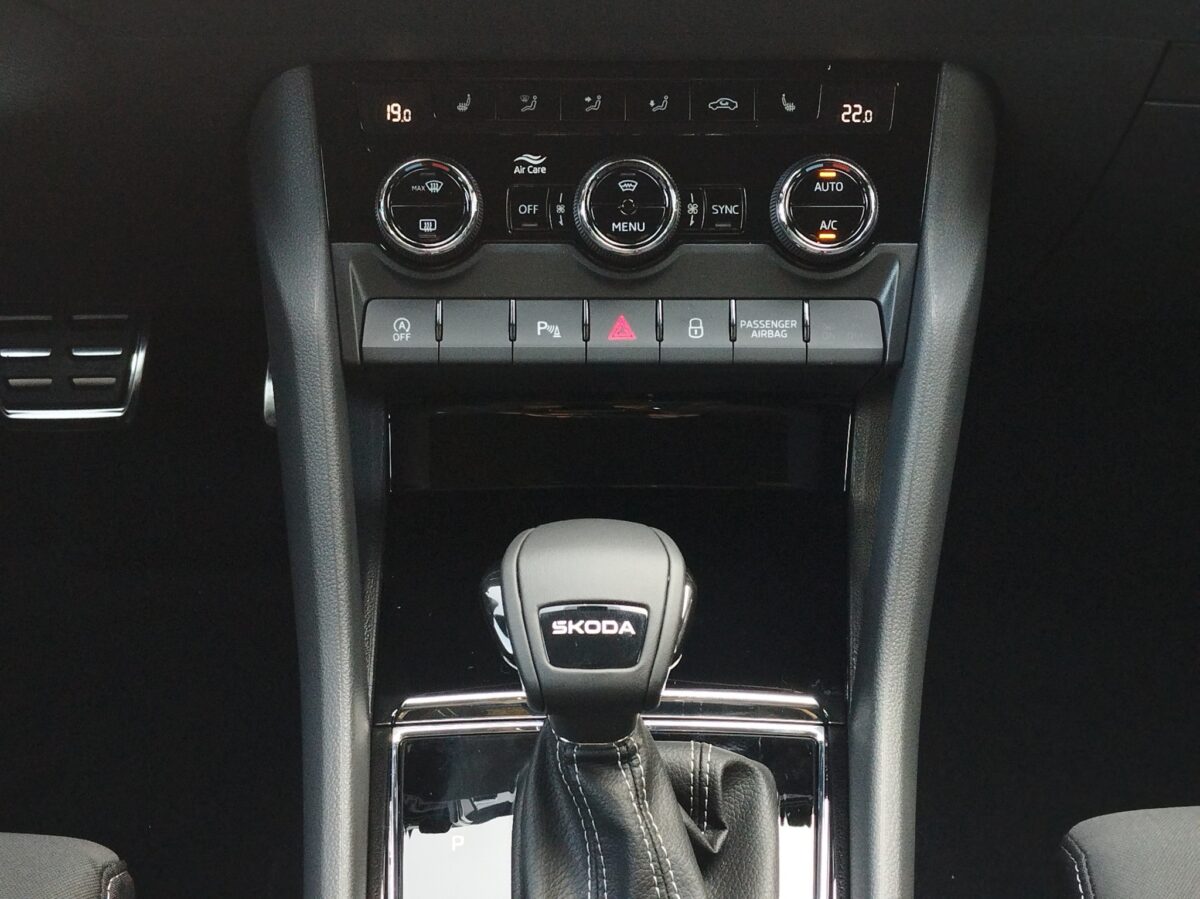 Skoda Karoq 1.5 TSI Sportline DSG 4xSHZ*ACC*AHK*AUT*LM – Bild 14