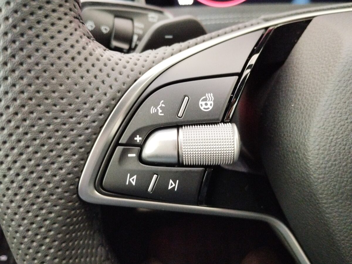 Skoda Superb Combi 2.0 TDI Sportline DSG *4xSHZ*ACC*AHK – Bild 25