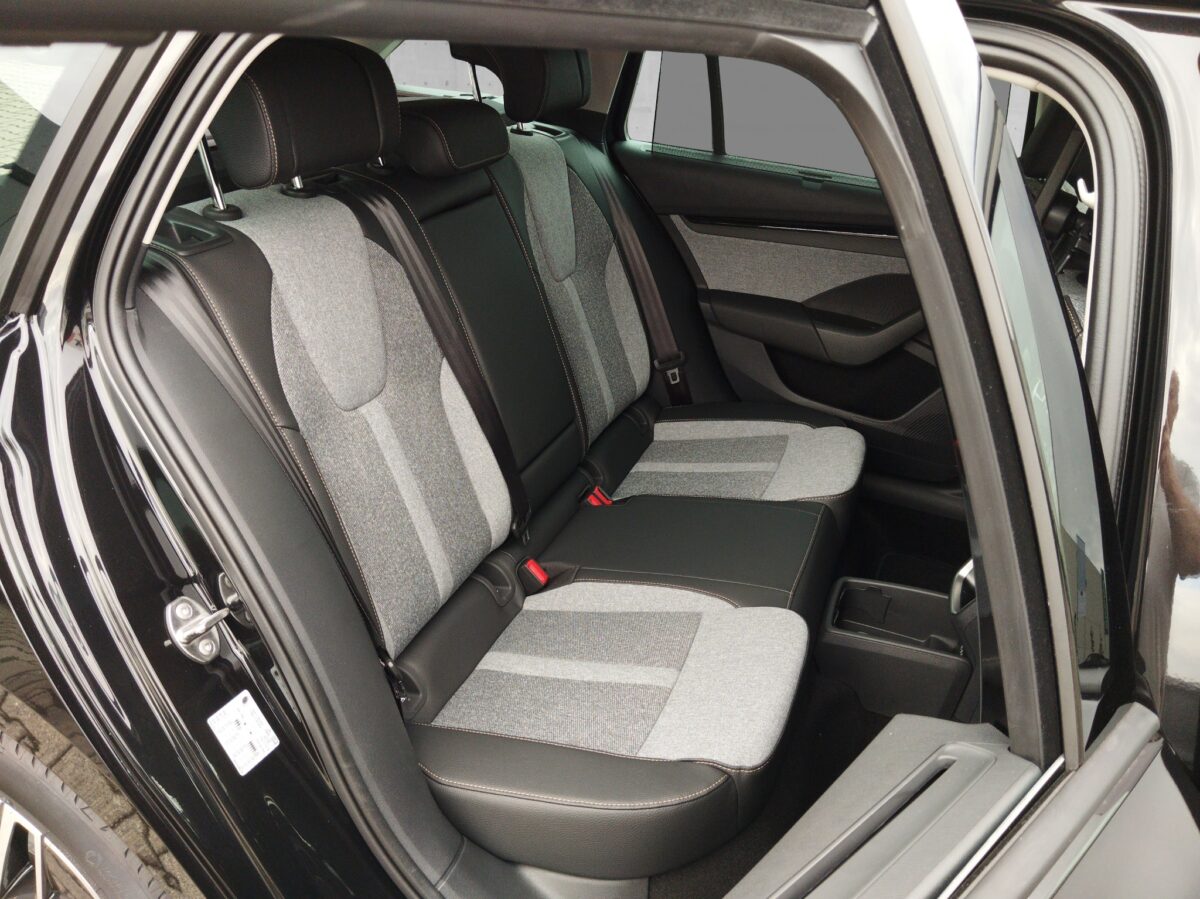 Skoda Octavia Combi 2.0 TDI Tour DSG 2xKlima*ACC*AUT – Bild 18