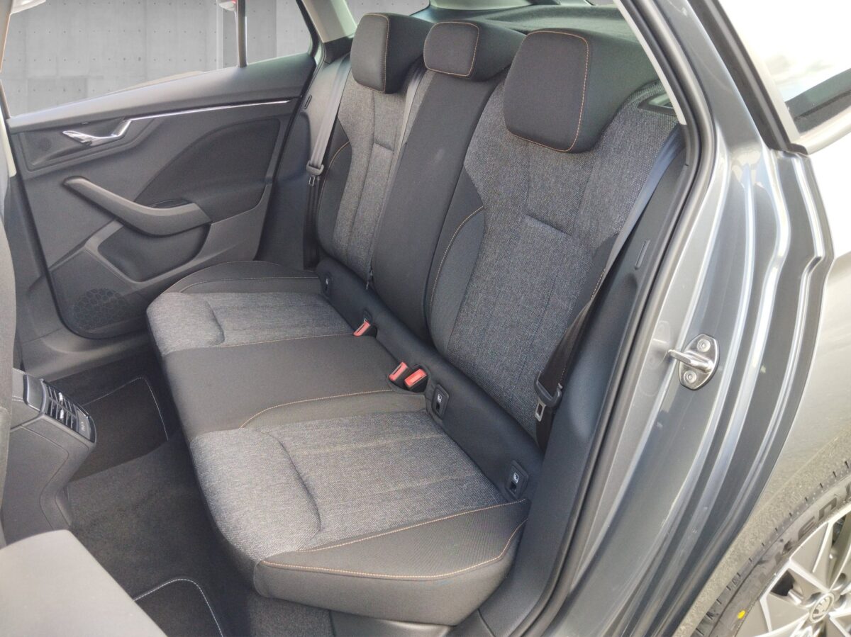 Skoda Scala 1.0 TSI Clever *Fernlichtass.*Kam.*KeyLess* – Bild 9