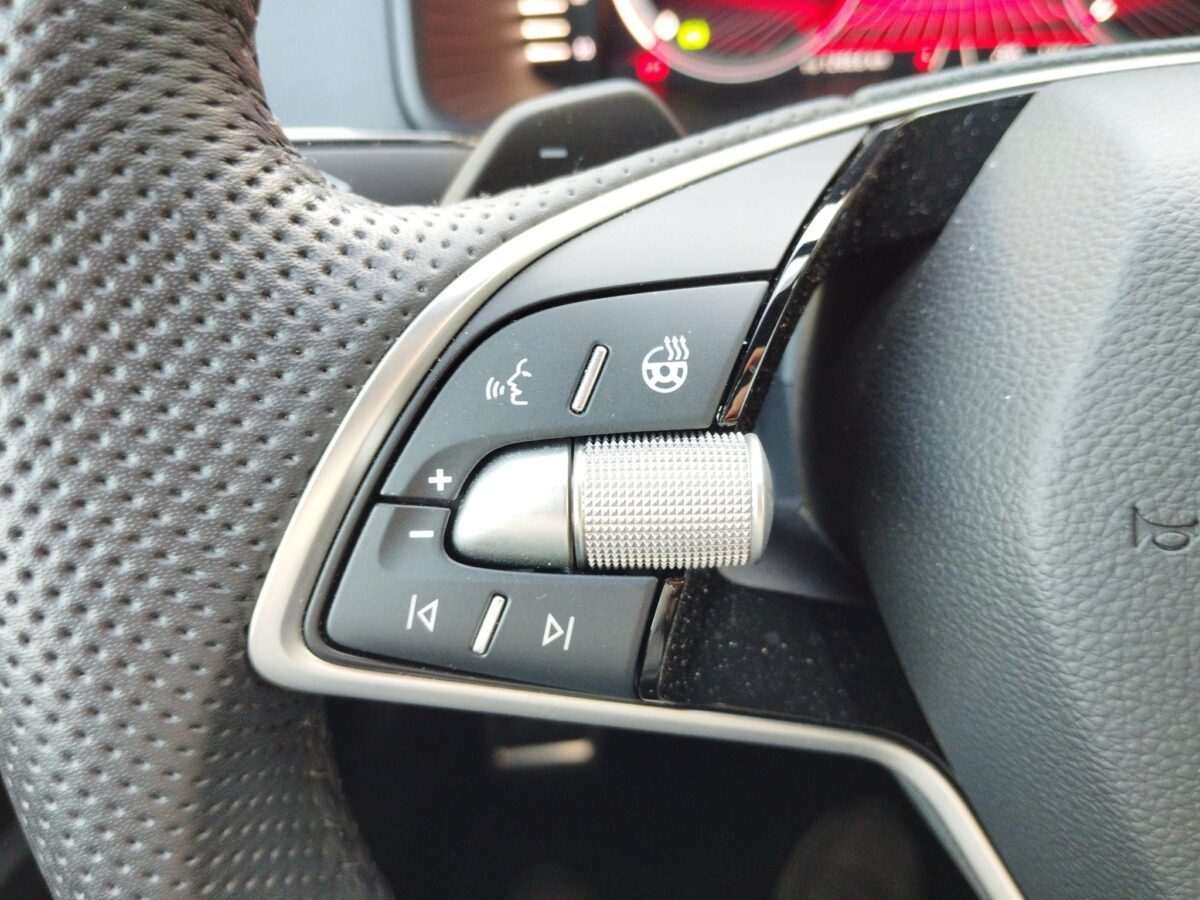 Skoda Karoq 1.5 TSI Sportline DSG Matrix*2xKlima*ACC – Bild 24