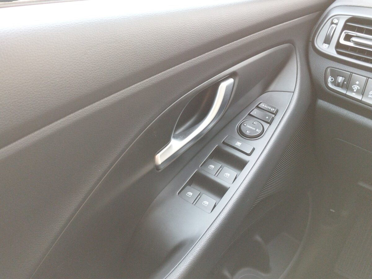 Hyundai i30 FL Kombi 1.5 T-GDI 48V-Hybrid Trend DynLicht – Bild 12