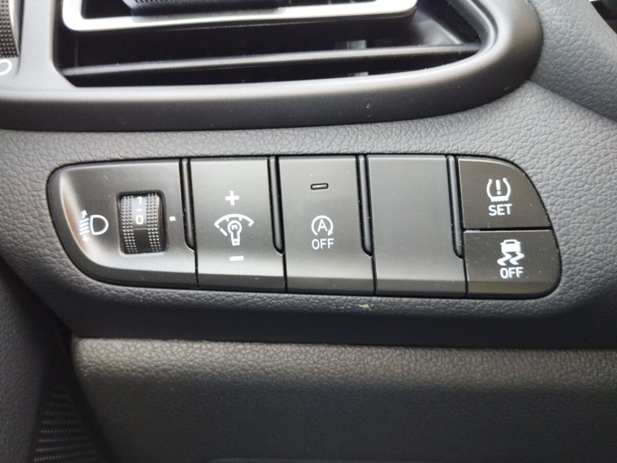 Hyundai i30 FL Kombi 1.5 T-GDI 48V-Hybrid Trend DynLicht – Bild 27