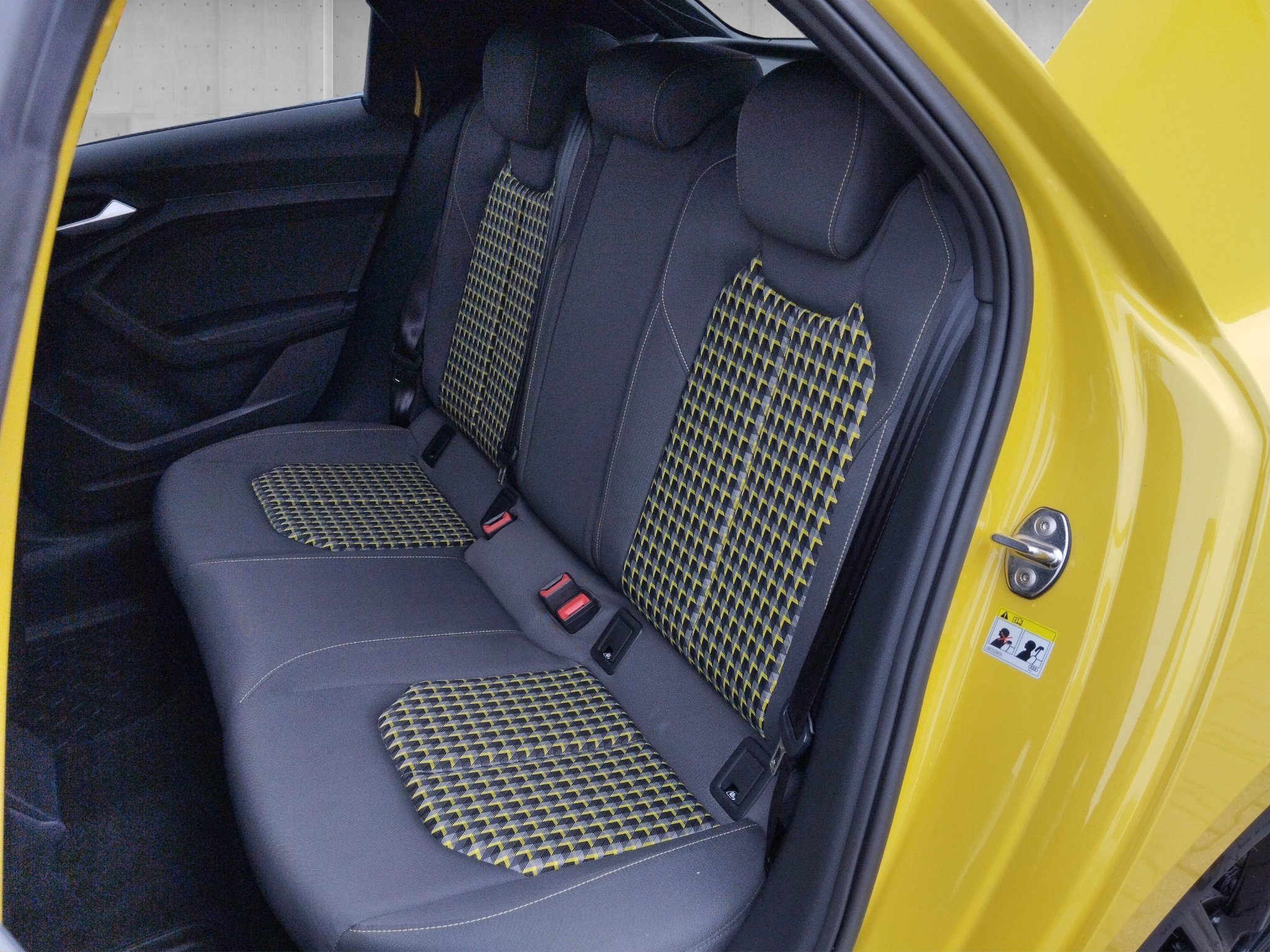 Audi A1 Sportback 1.5 TFSI S line DSG AUT*DynLicht*LM – Bild 9