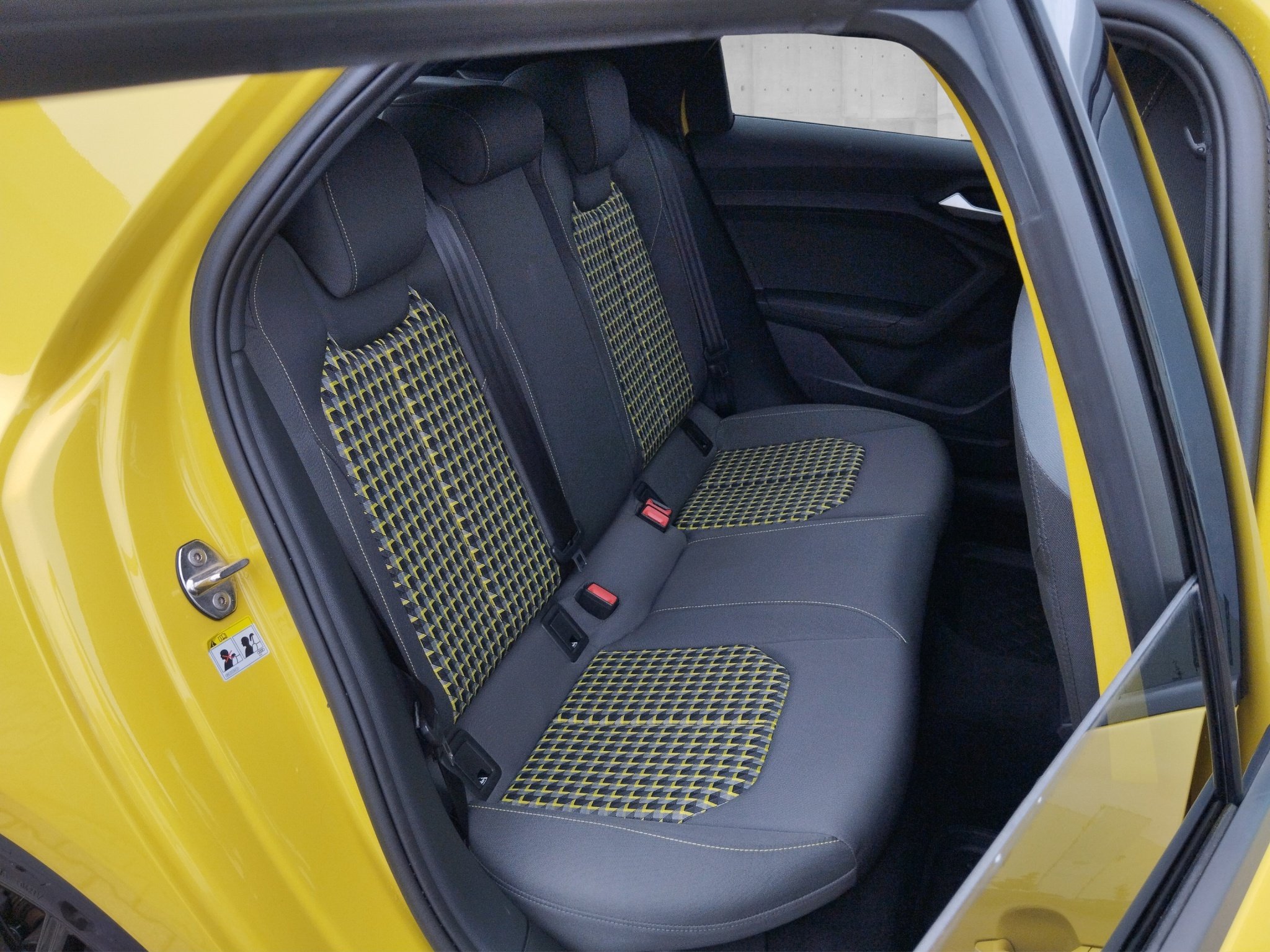 Audi A1 Sportback 1.5 TFSI S line DSG AUT*DynLicht*LM – Bild 18