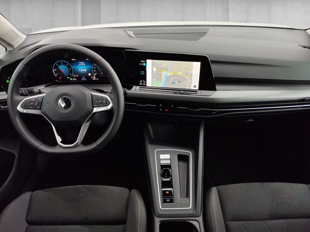 VW Golf VIII 2.0 TDI Style DSG ACC*AHK*AUT*DynLicht – Bild 13