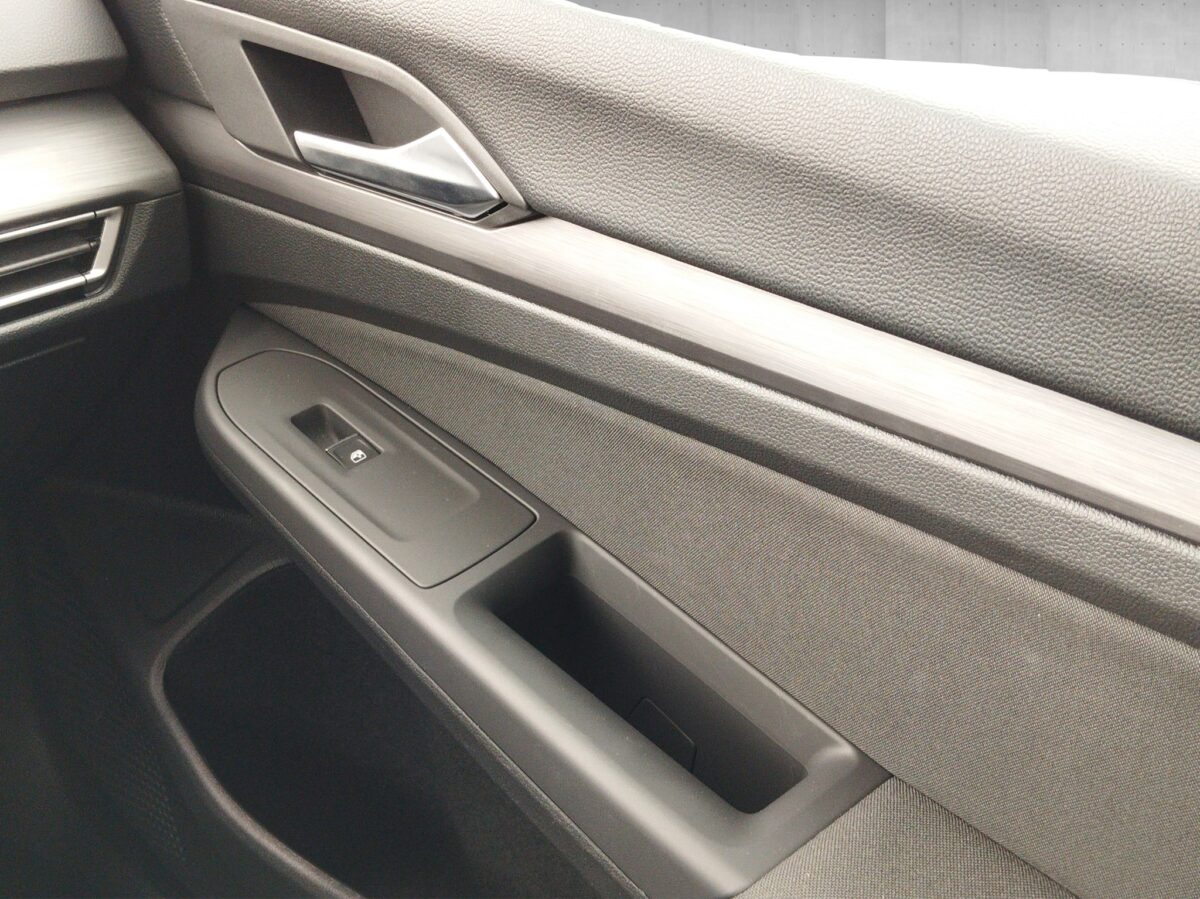VW Golf VIII 2.0 TDI Style DSG ACC*AHK*AUT*DynLicht – Bild 16
