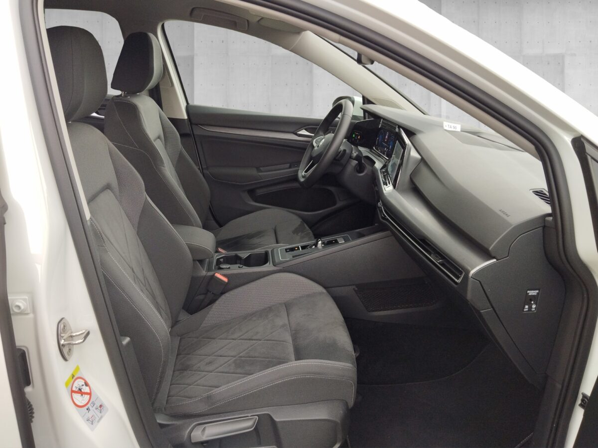 VW Golf VIII 2.0 TDI Style DSG ACC*AHK*AUT*DynLicht – Bild 19