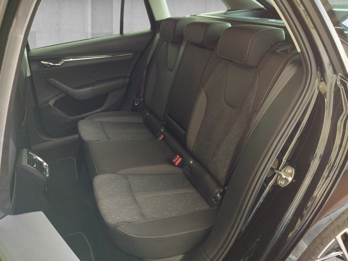 Skoda Octavia Combi 2.0 TDI Style DSG 4xSHZ*ACC*AUT*LM – Bild 9