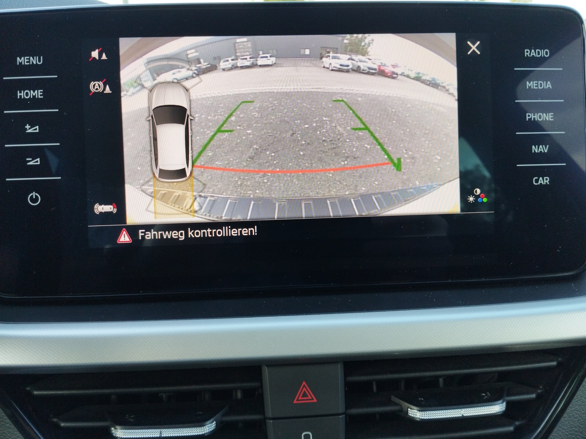 Skoda Scala 1.5 TSI Drive 125 DSG ACC*AUT*Kam.*KeyLess – Bild 26