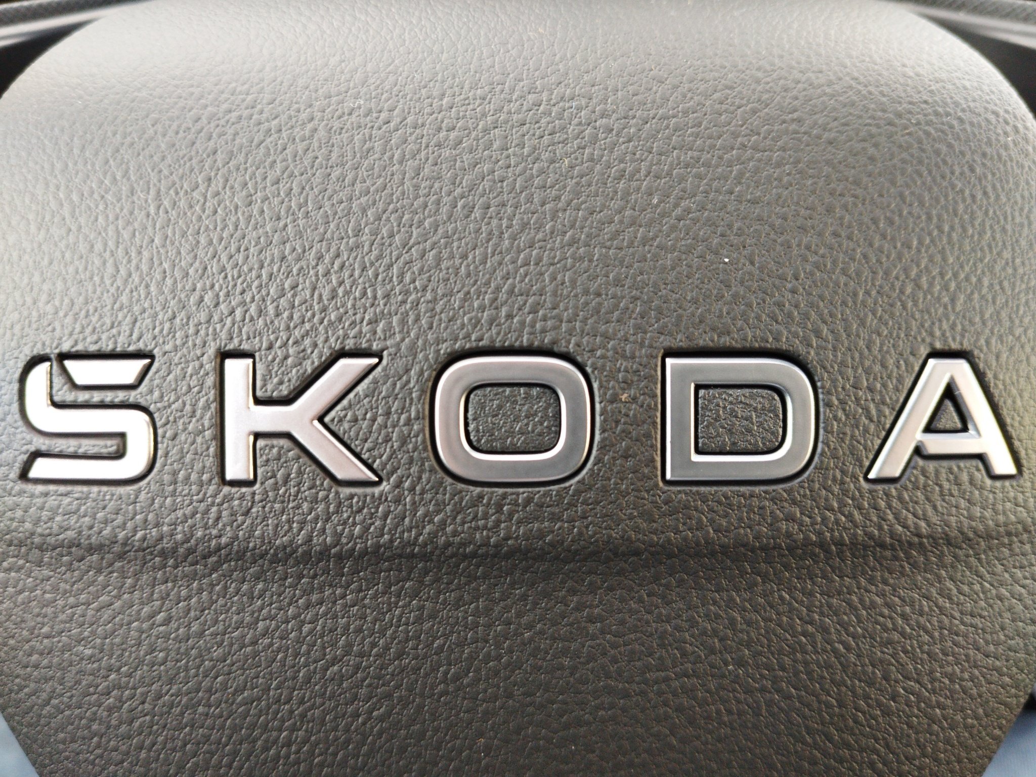 Skoda Fabia 1.0 TSI Essence *LED*LM*PDC*SHZ*SpurH* – Bild 28