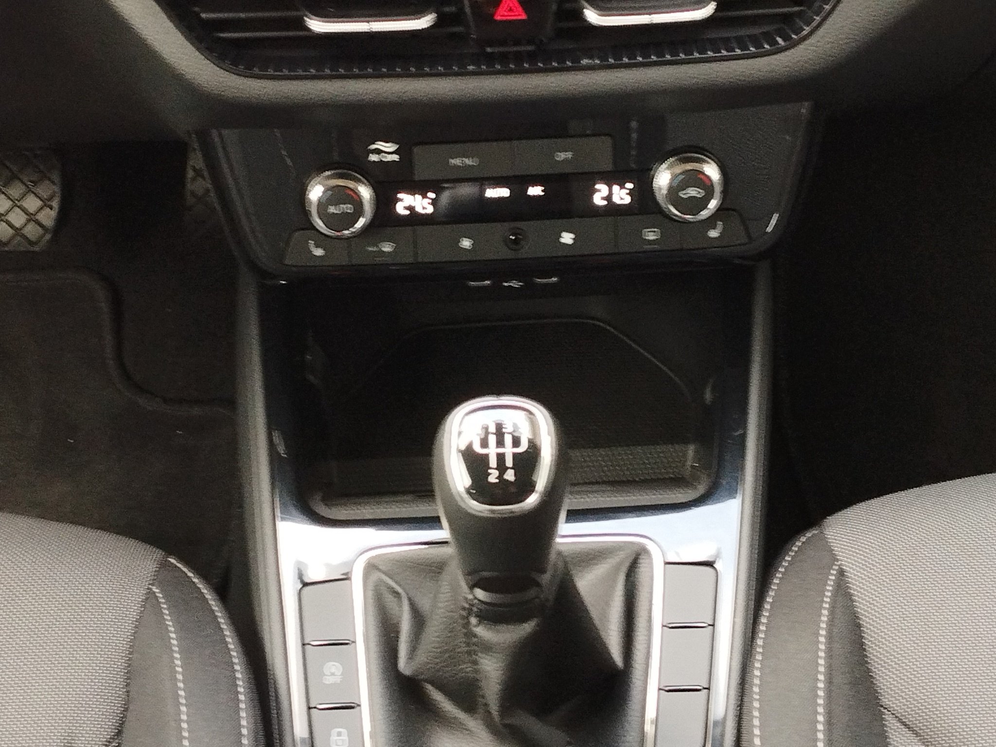 Skoda Fabia 1.0 MPI Selection KeyLess*KlimaA*LED*LM – Bild 14