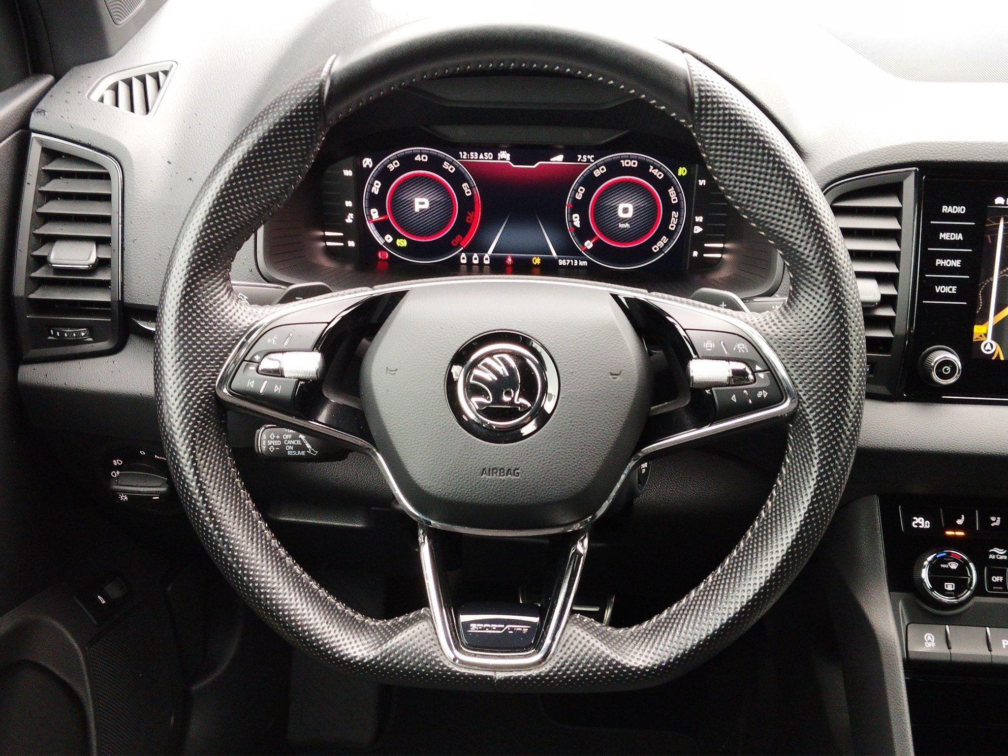 Skoda Karoq 2.0 TSI Sportline 4x4 DSG 4xSHZ*ACC*AHK*LM – Bild 10