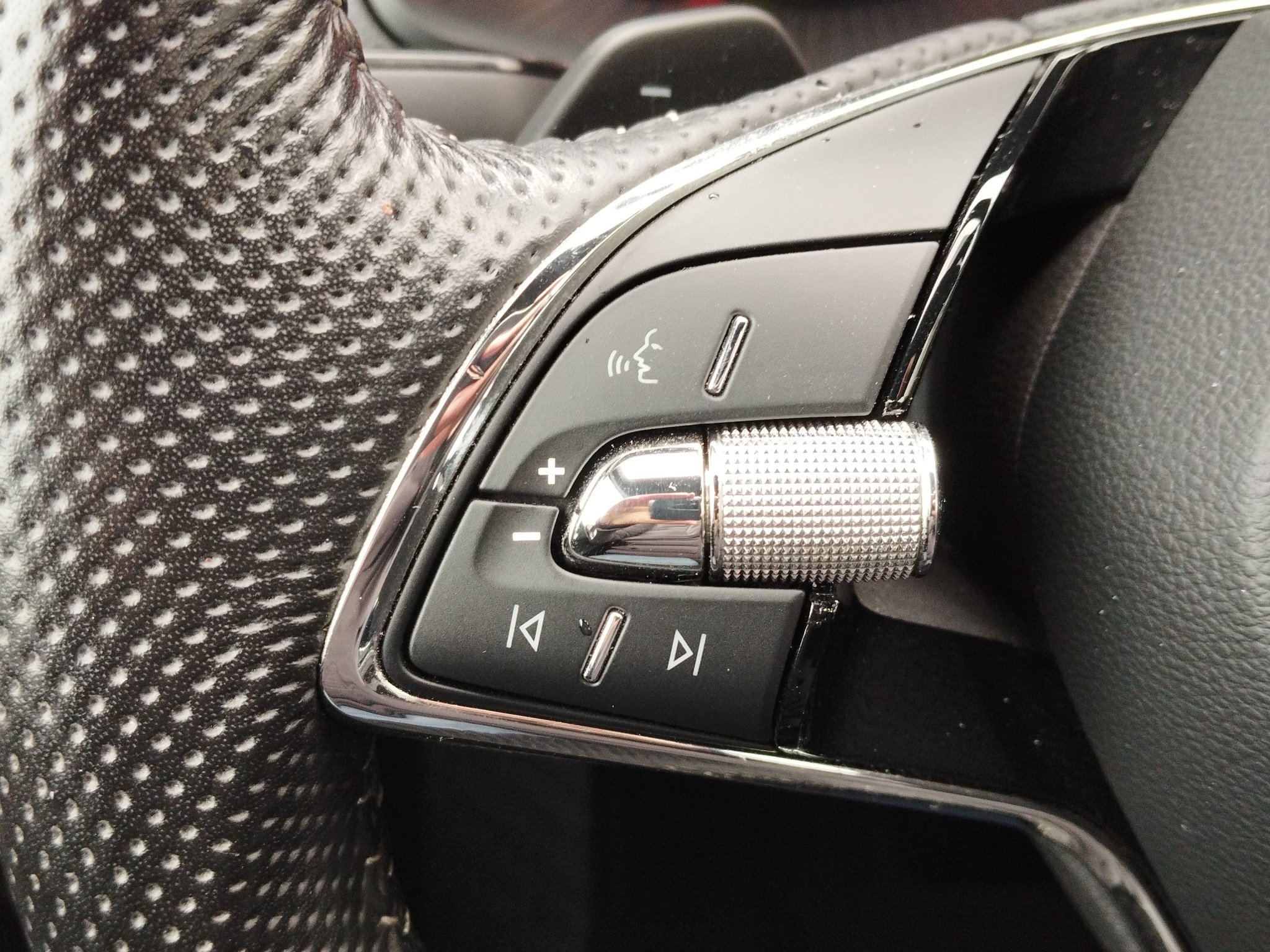 Skoda Karoq 2.0 TSI Sportline 4x4 DSG 4xSHZ*ACC*AHK*LM – Bild 25