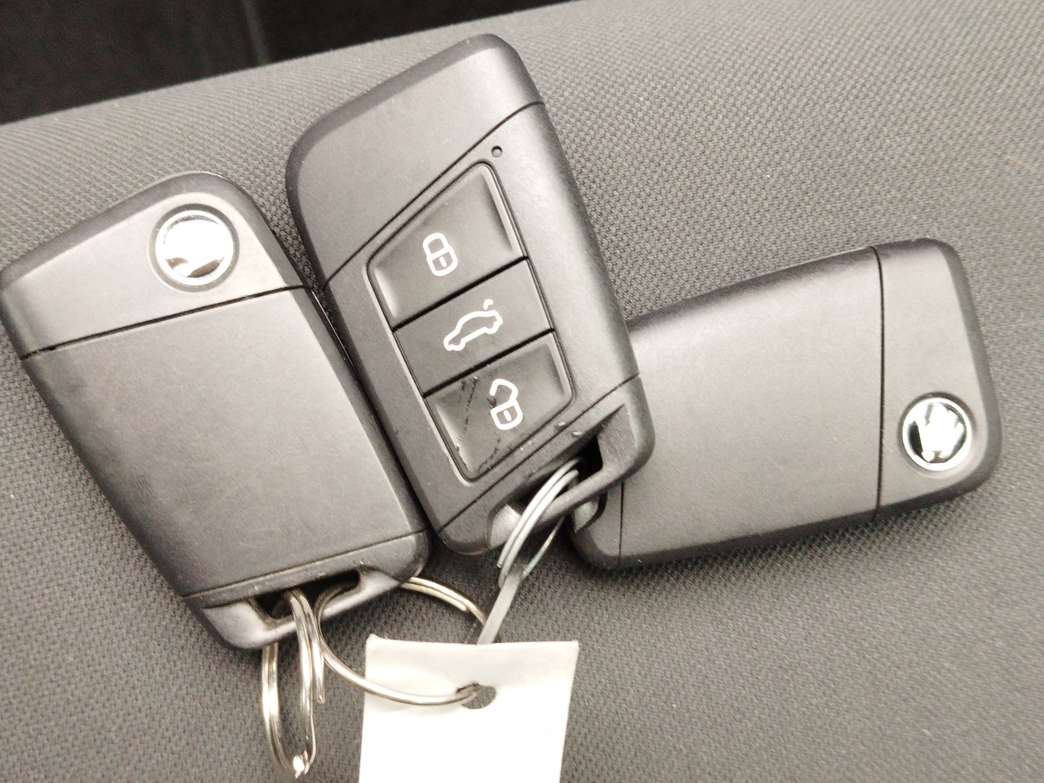 Skoda Karoq 2.0 TSI Sportline 4x4 DSG 4xSHZ*ACC*AHK*LM – Bild 29