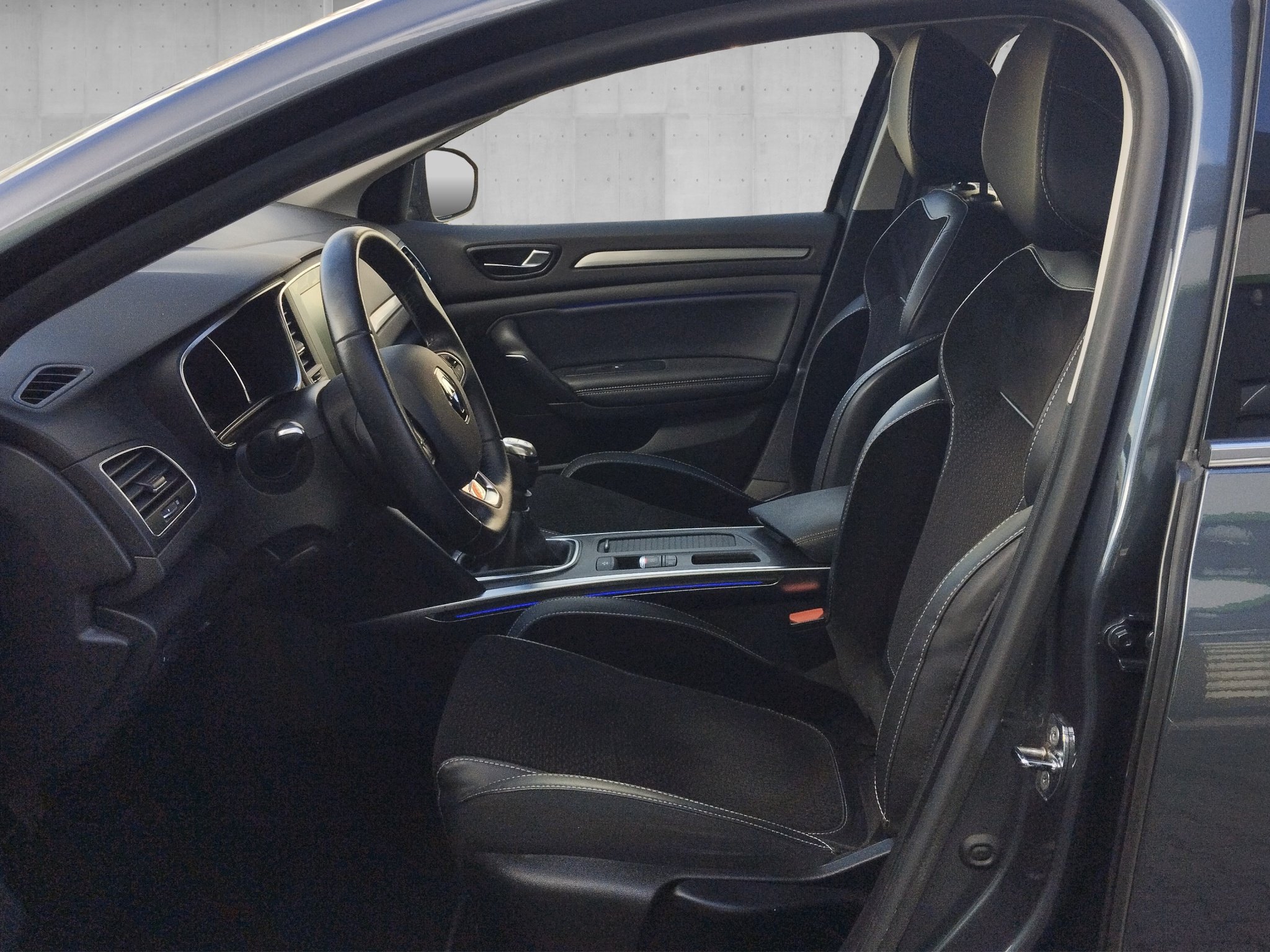 Renault Megane IV 1.2 TCe 130 Energy Intens. *DynLicht*LM – Bild 7