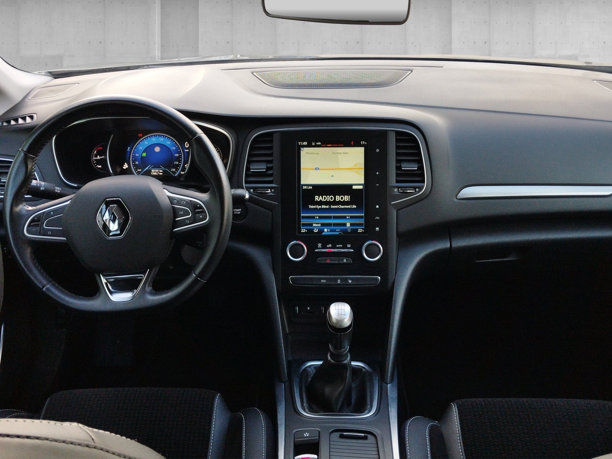 Renault Megane IV 1.2 TCe 130 Energy Intens. *DynLicht*LM – Bild 13