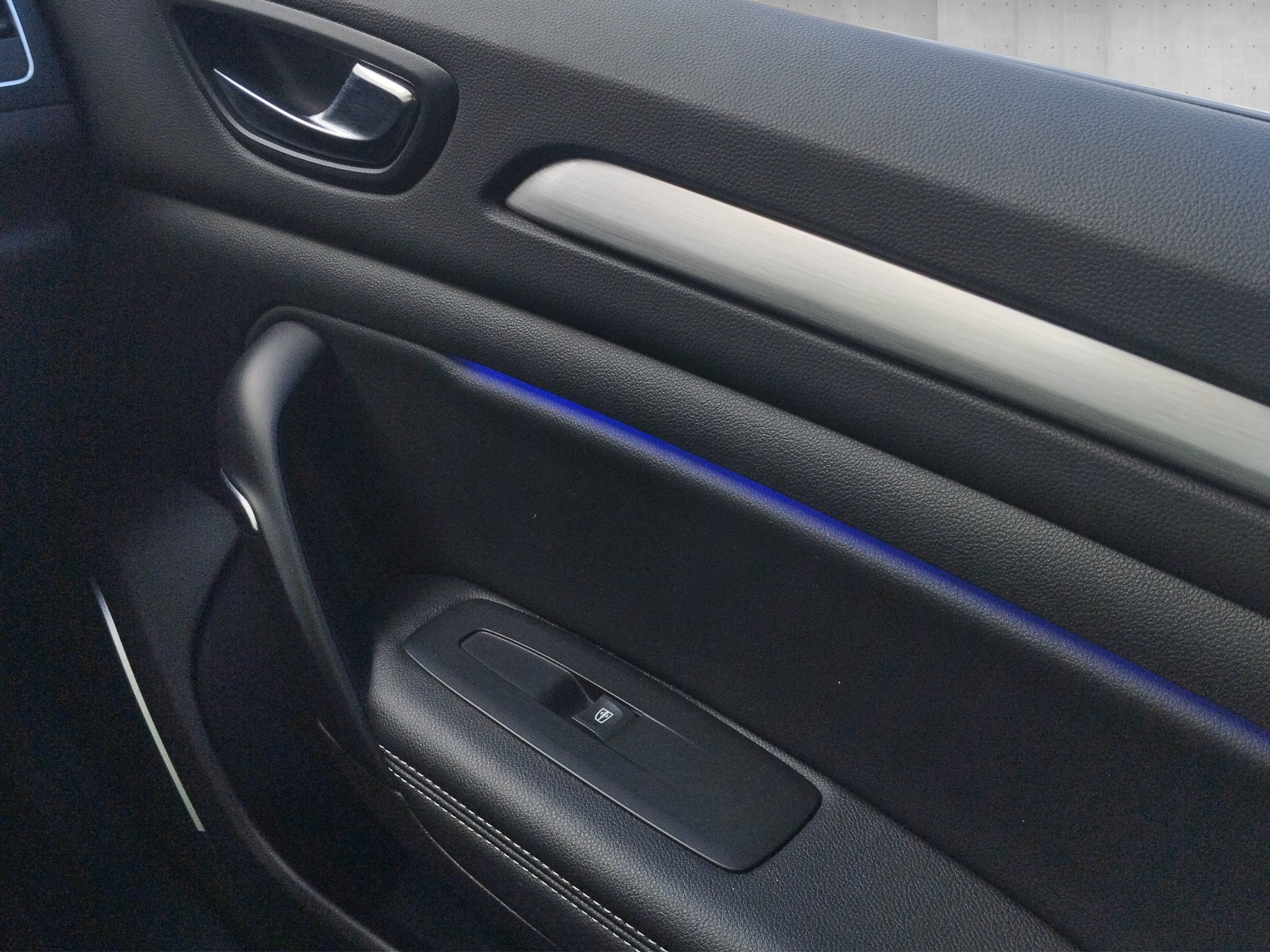 Renault Megane IV 1.2 TCe 130 Energy Intens. *DynLicht*LM – Bild 16