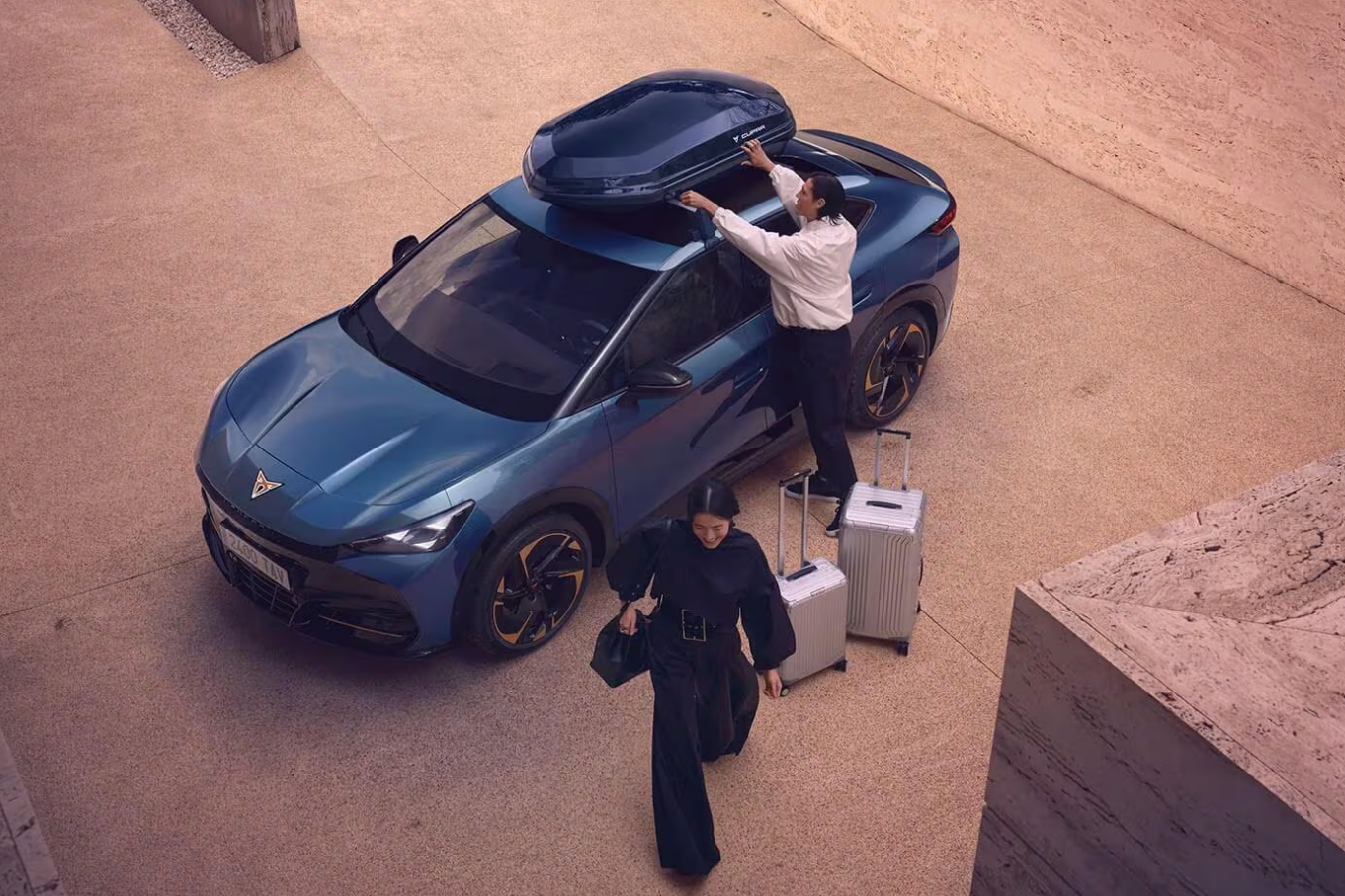 Cupra Dachbox Teaser