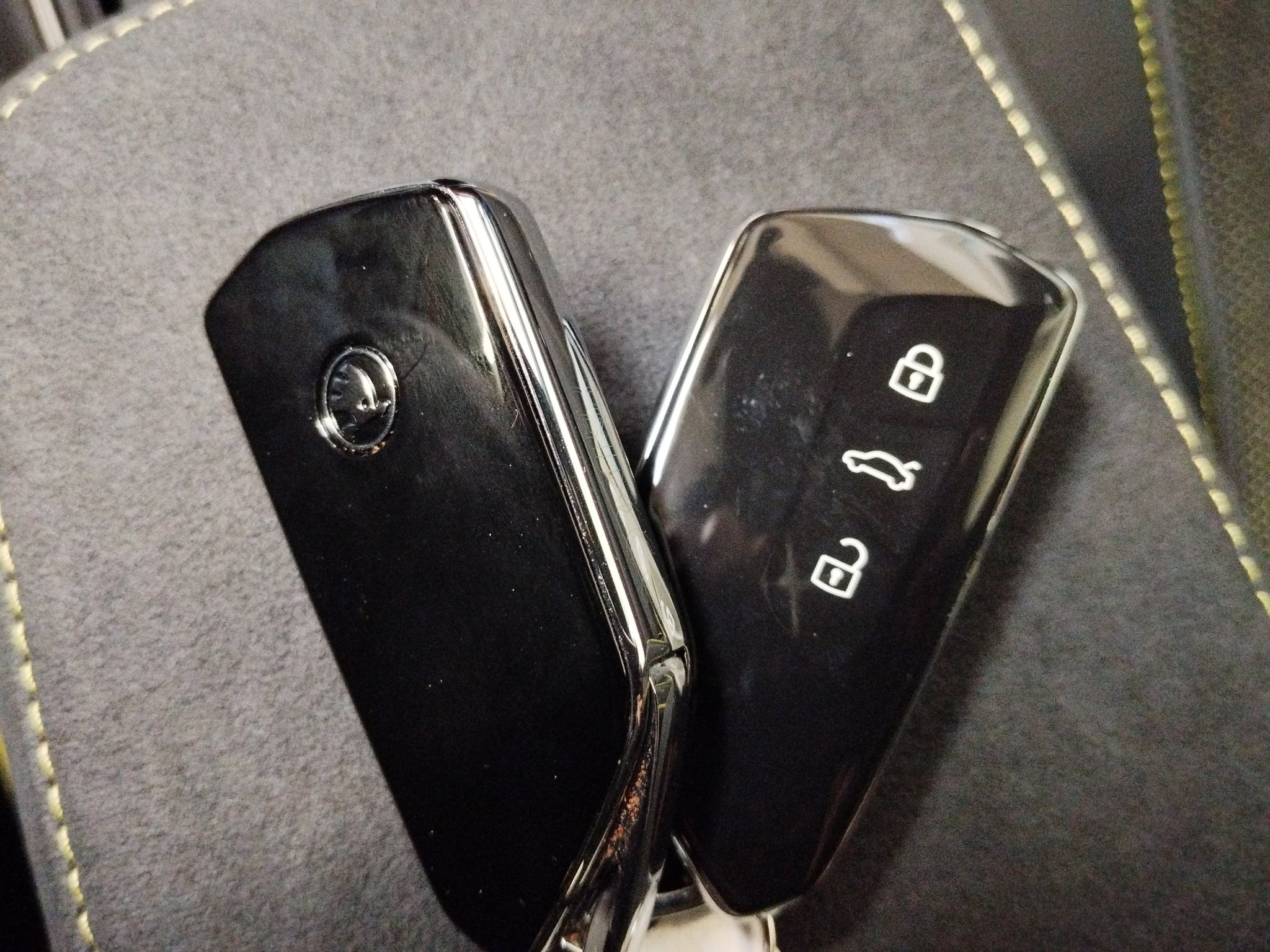 Skoda Elroq RS Automatik 4x4 *360°*4xSHZ*ACC*AHK*AUT*LM – Bild 29