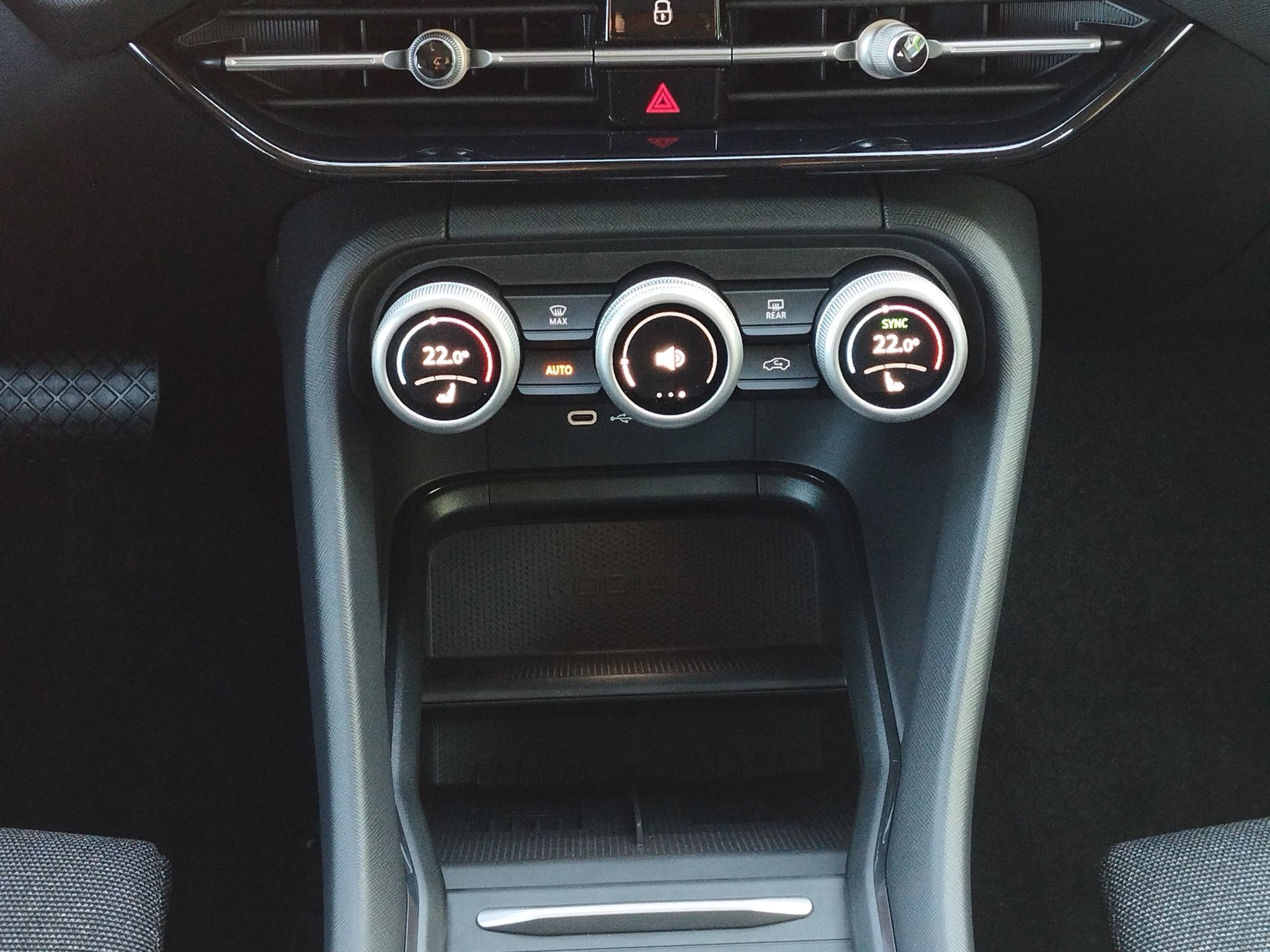 Skoda Kodiaq 2.0 TDI Selection DSG *ACC*AHK*AUT*HUD*LED – Bild 14