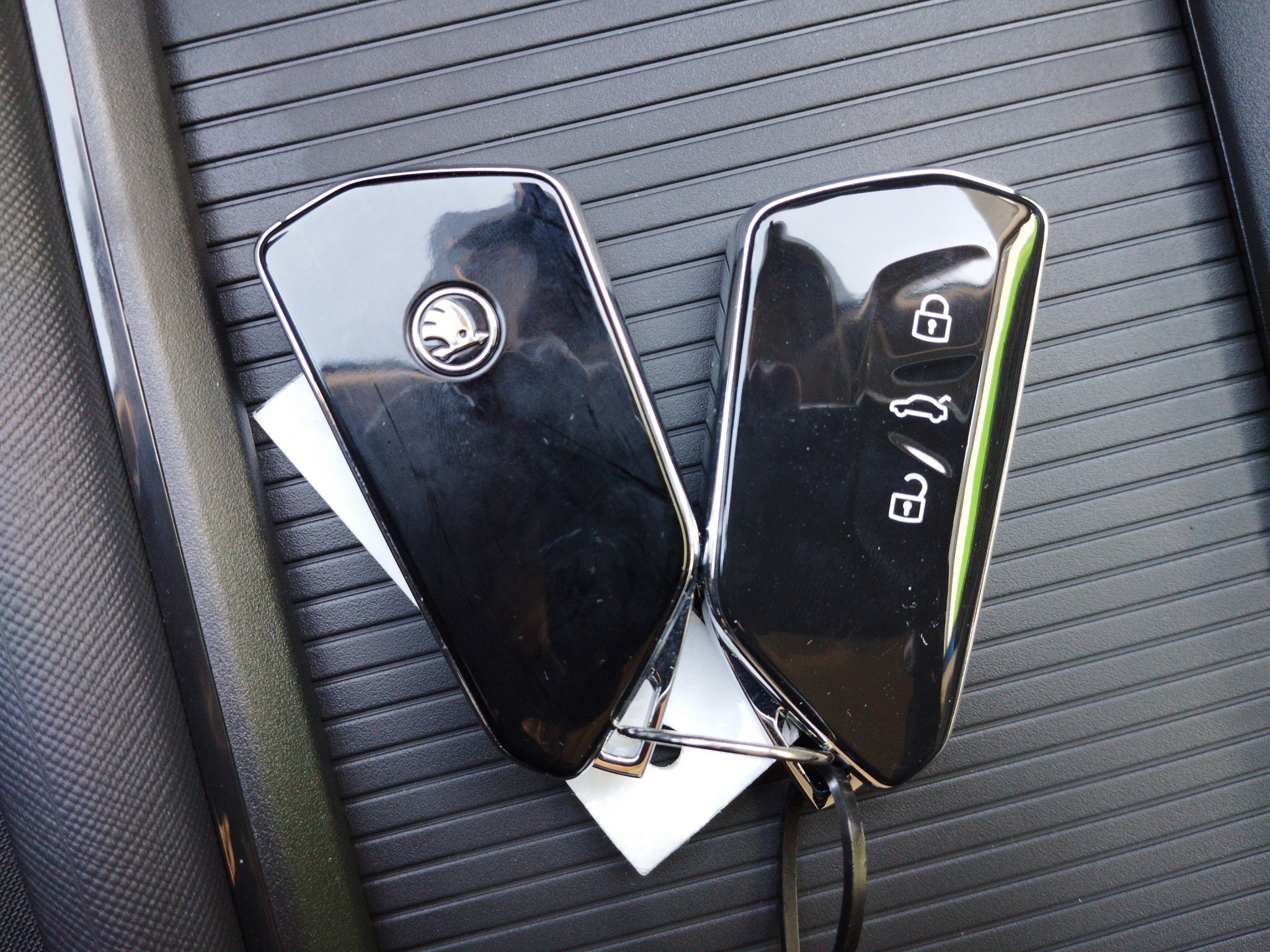 Skoda Kodiaq 2.0 TDI Selection DSG *ACC*AHK*AUT*HUD*LED – Bild 29