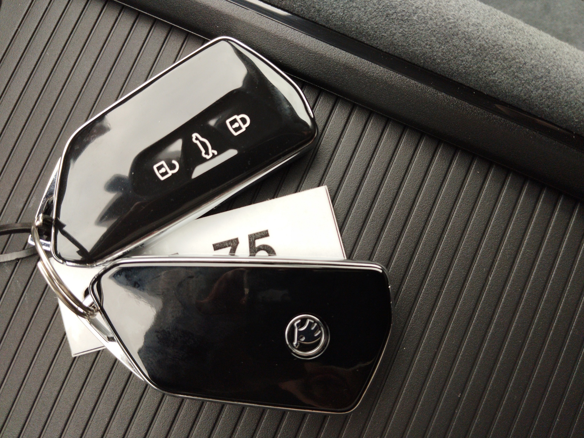 Skoda Kodiaq 2.0 TDI Selection DSG 4x4 4xSHZ*ACC*AHK – Bild 29