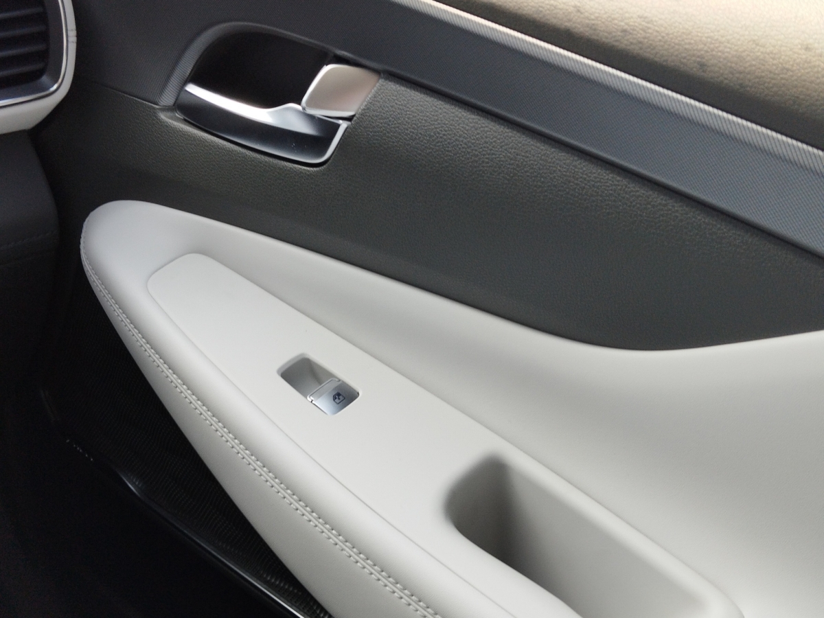 Hyundai Santa Fe 1.6 T-GDI 5-Sitzer Signature 360°*4xSHZ – Bild 18