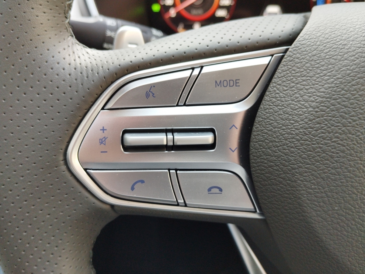 Hyundai Santa Fe 1.6 T-GDI 5-Sitzer Signature 360°*4xSHZ – Bild 27