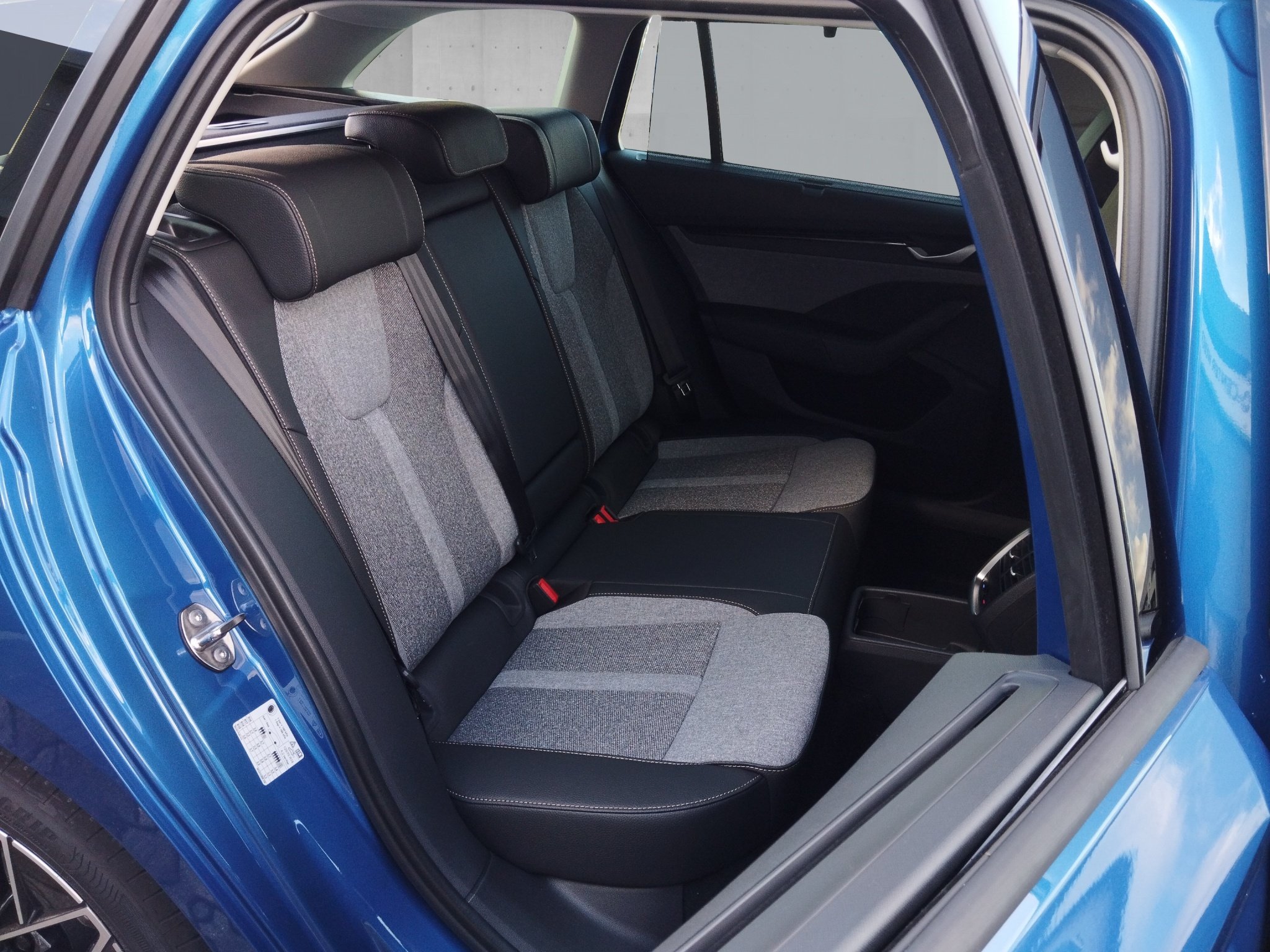 Skoda Octavia Combi 2.0 TDI Tour DSG *360°*4xSHZ*ACC*LM – Bild 18