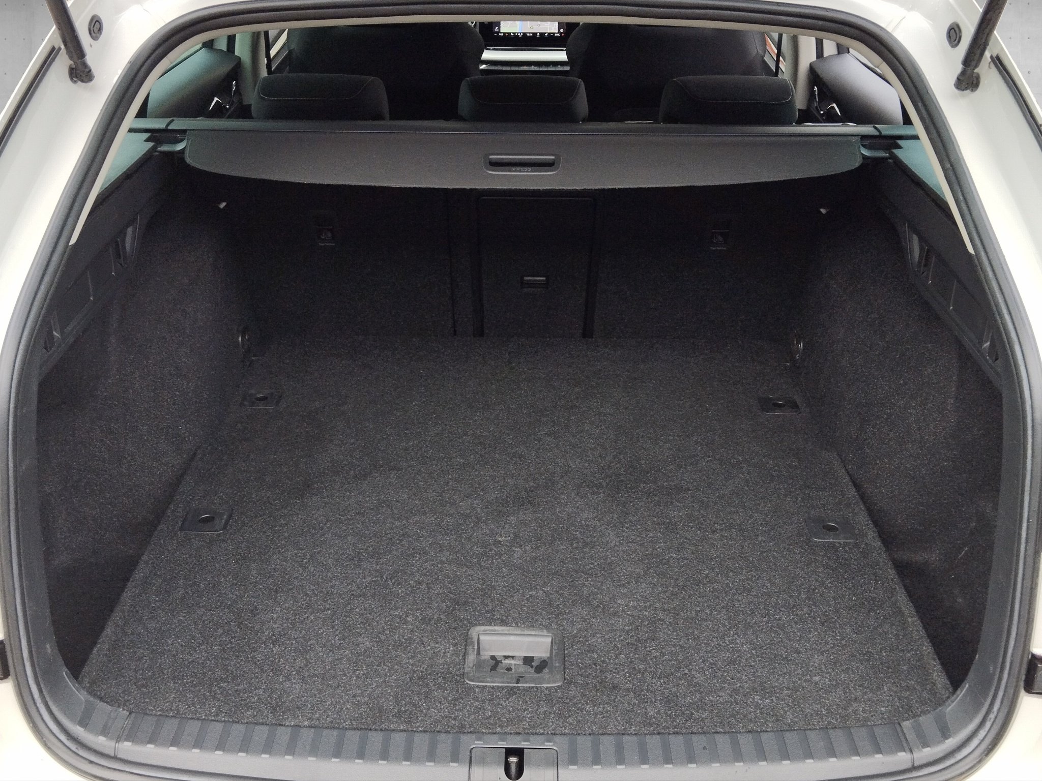 Skoda Octavia Combi 2.0 TDI Ambition DynLicht*KeyLess – Bild 17