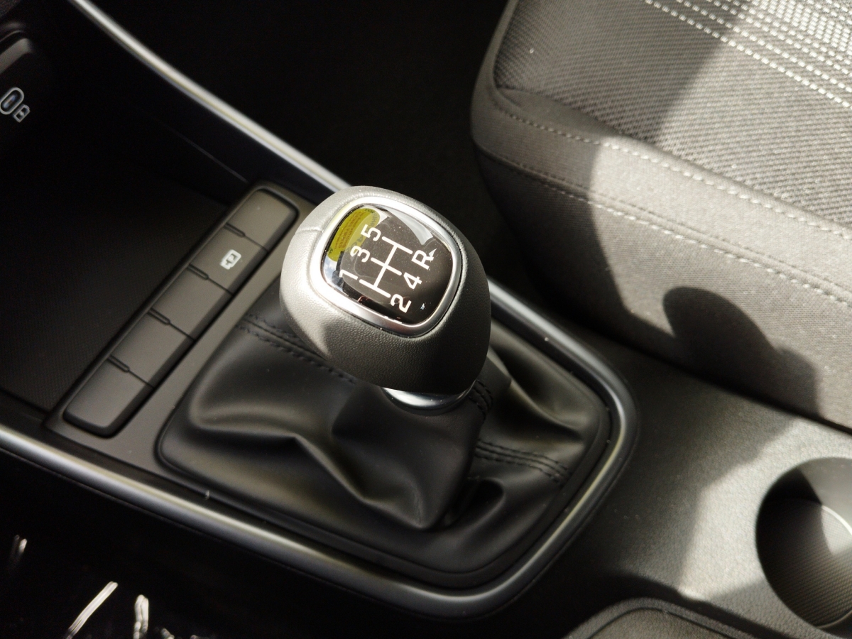 Hyundai i20 FL 1.2 Select – Bild 27