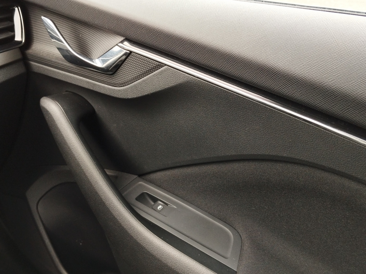 Skoda Kamiq 1.5 TSI Clever 2xKlima*Fernlichtass.*Kam. – Bild 16