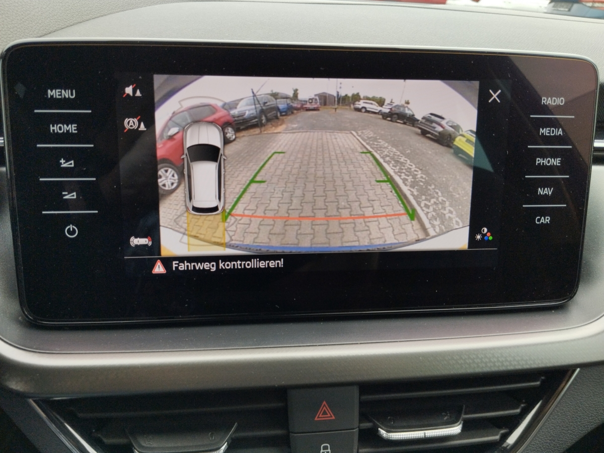 Skoda Kamiq 1.5 TSI Clever 2xKlima*Fernlichtass.*Kam. – Bild 24