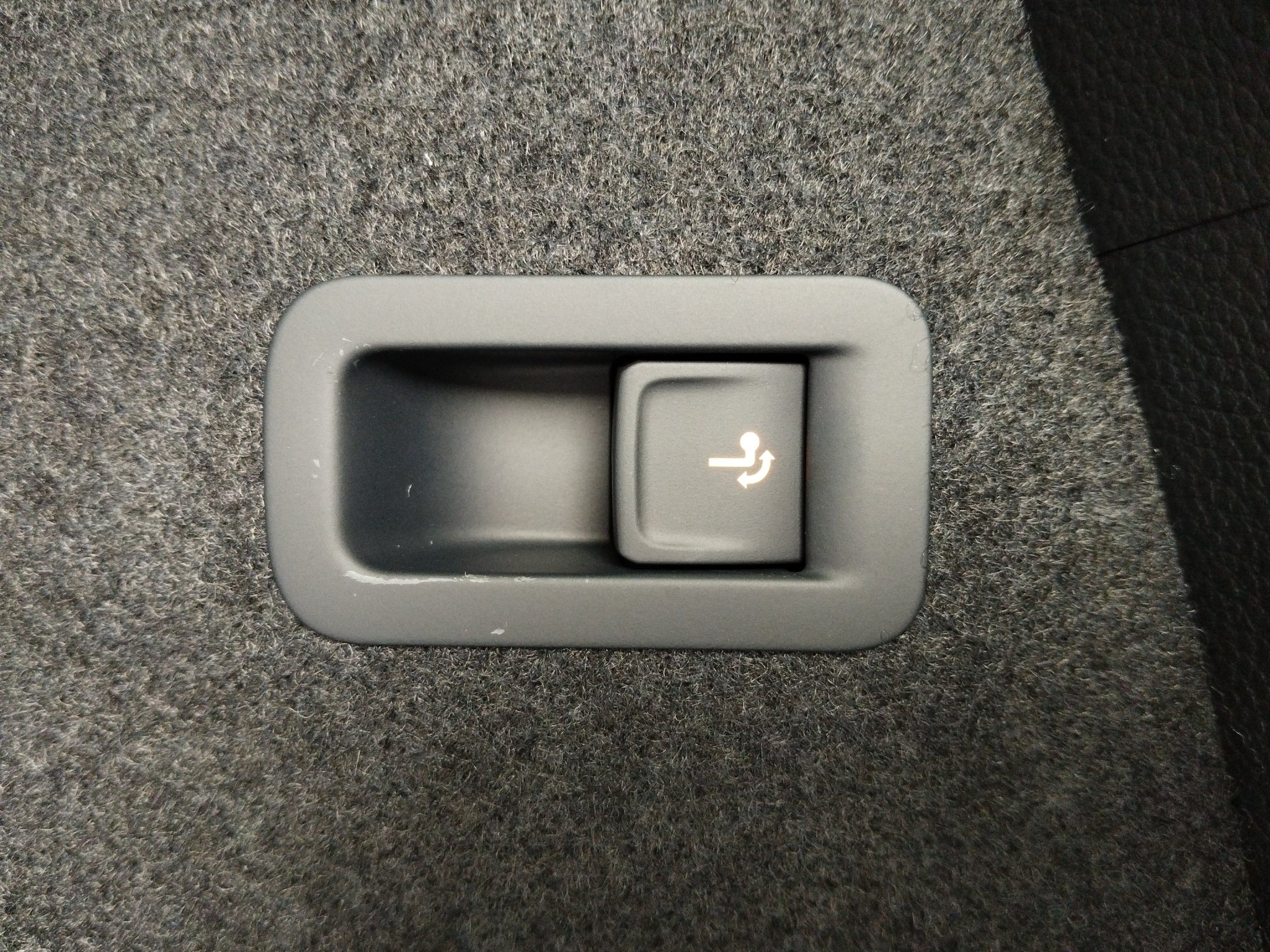 Skoda Karoq 1.5 TSI Tour DSG *ACC*AHK*AUT*Fernlichtass. – Bild 22