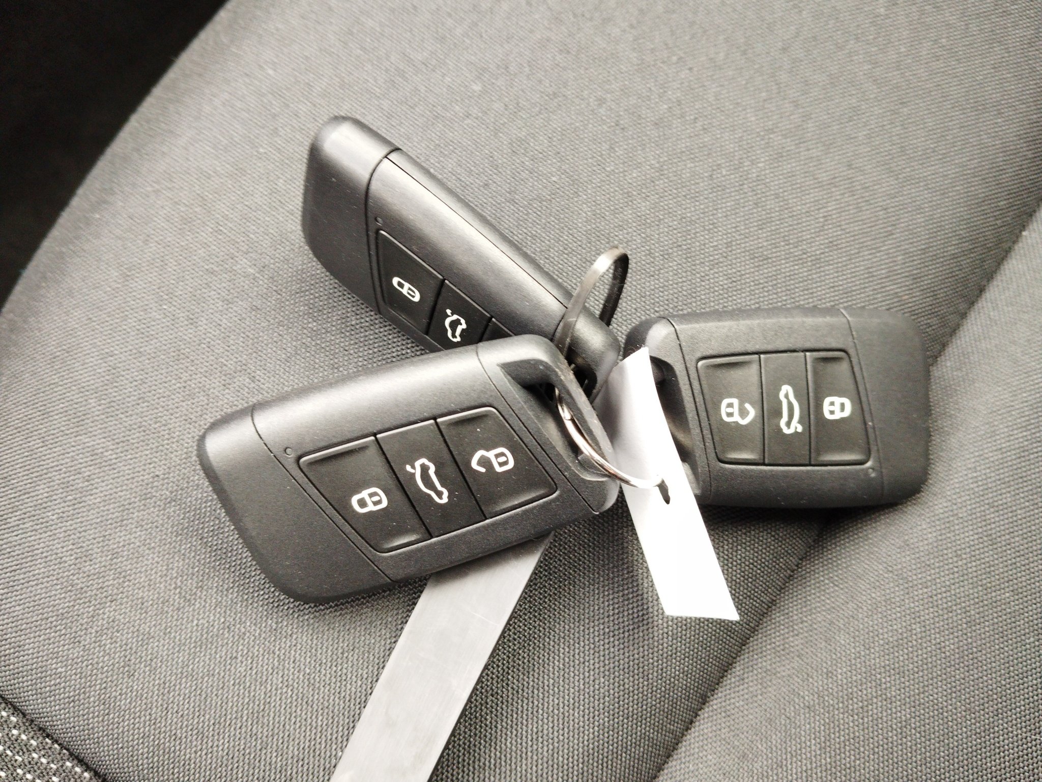 Skoda Karoq 1.5 TSI Tour DSG *ACC*AHK*AUT*Fernlichtass. – Bild 29