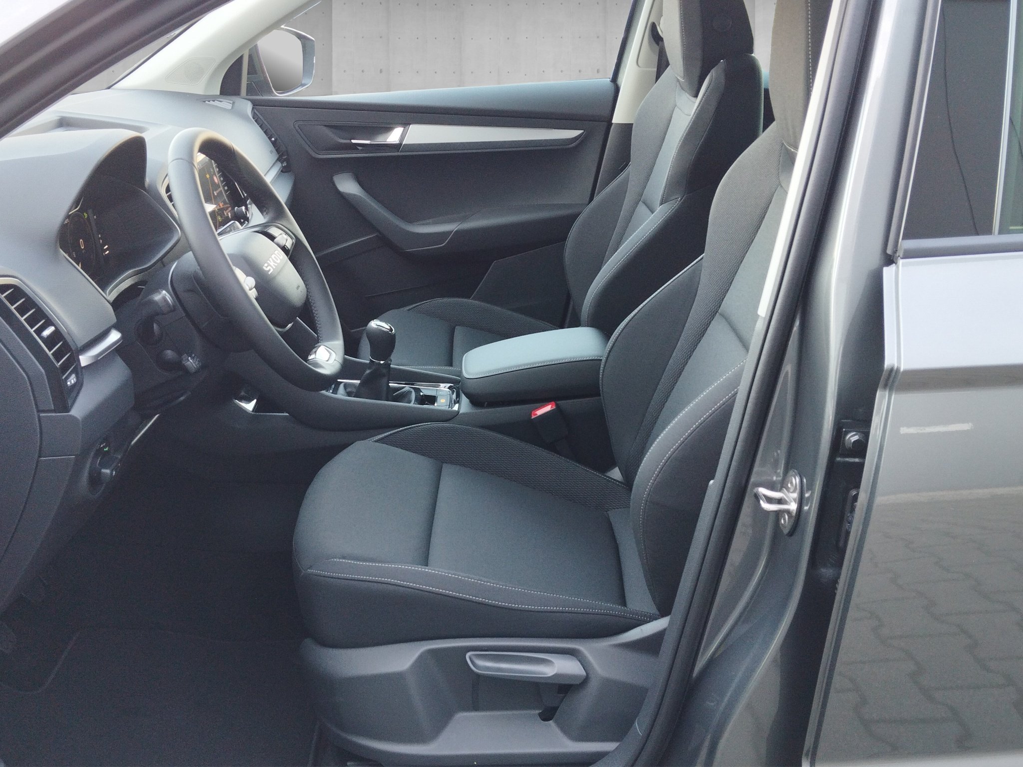 Skoda Karoq 1.5 TSI Tour ACC*AHK*Facelift*KeyLess*LED – Bild 7