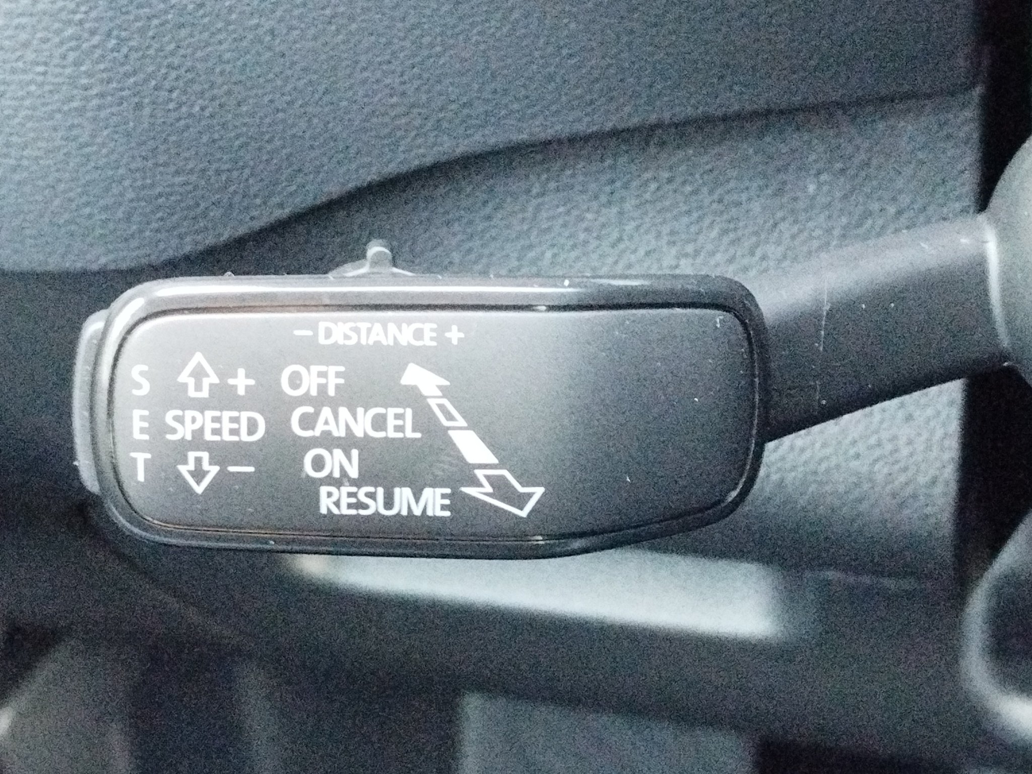 Skoda Karoq 1.5 TSI Tour ACC*AHK*Facelift*KeyLess*LED – Bild 22