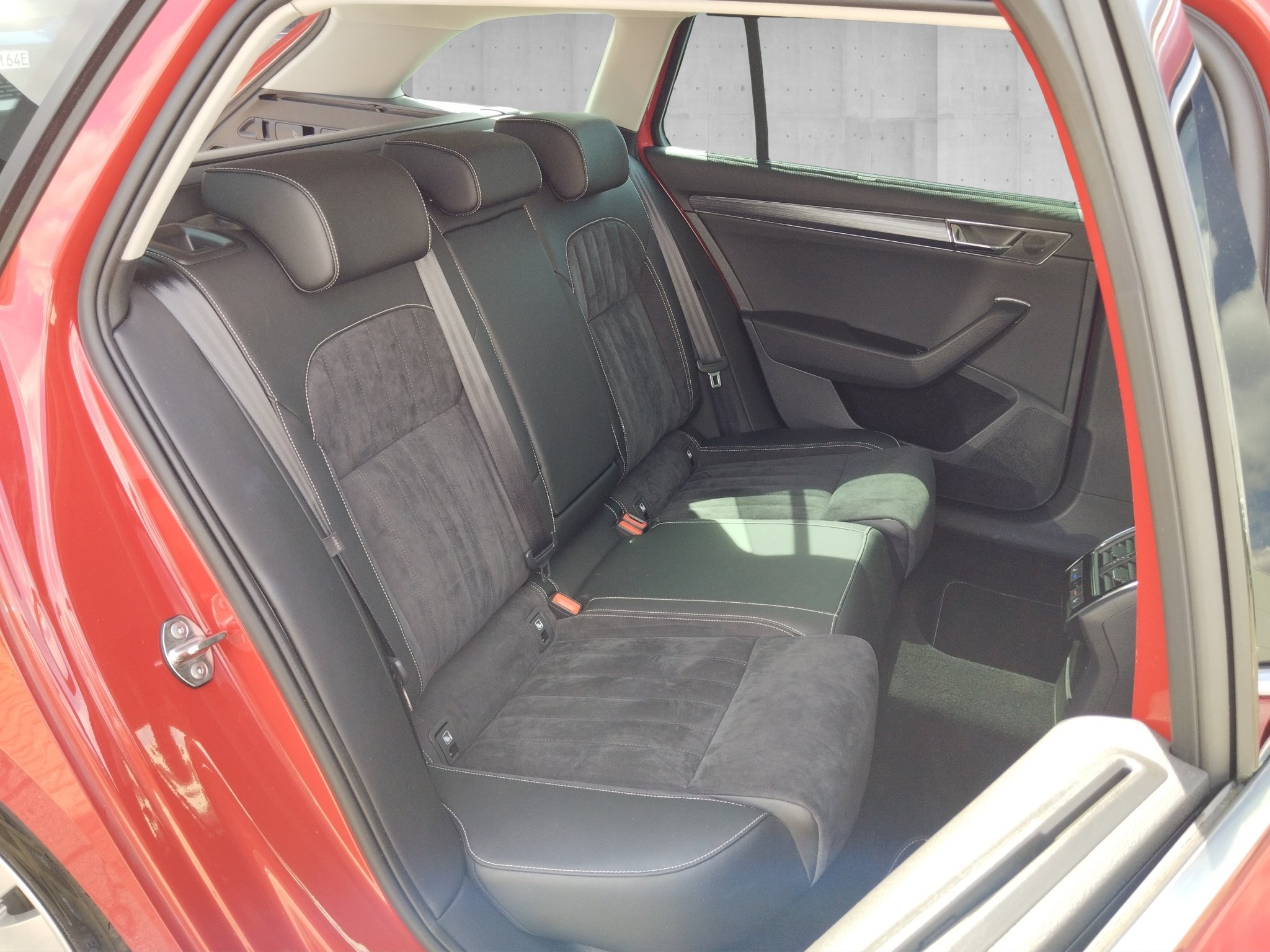 Skoda Superb Combi 2.0 TSI Style 4x4 DSG 360°*4xSHZ*LM – Bild 18