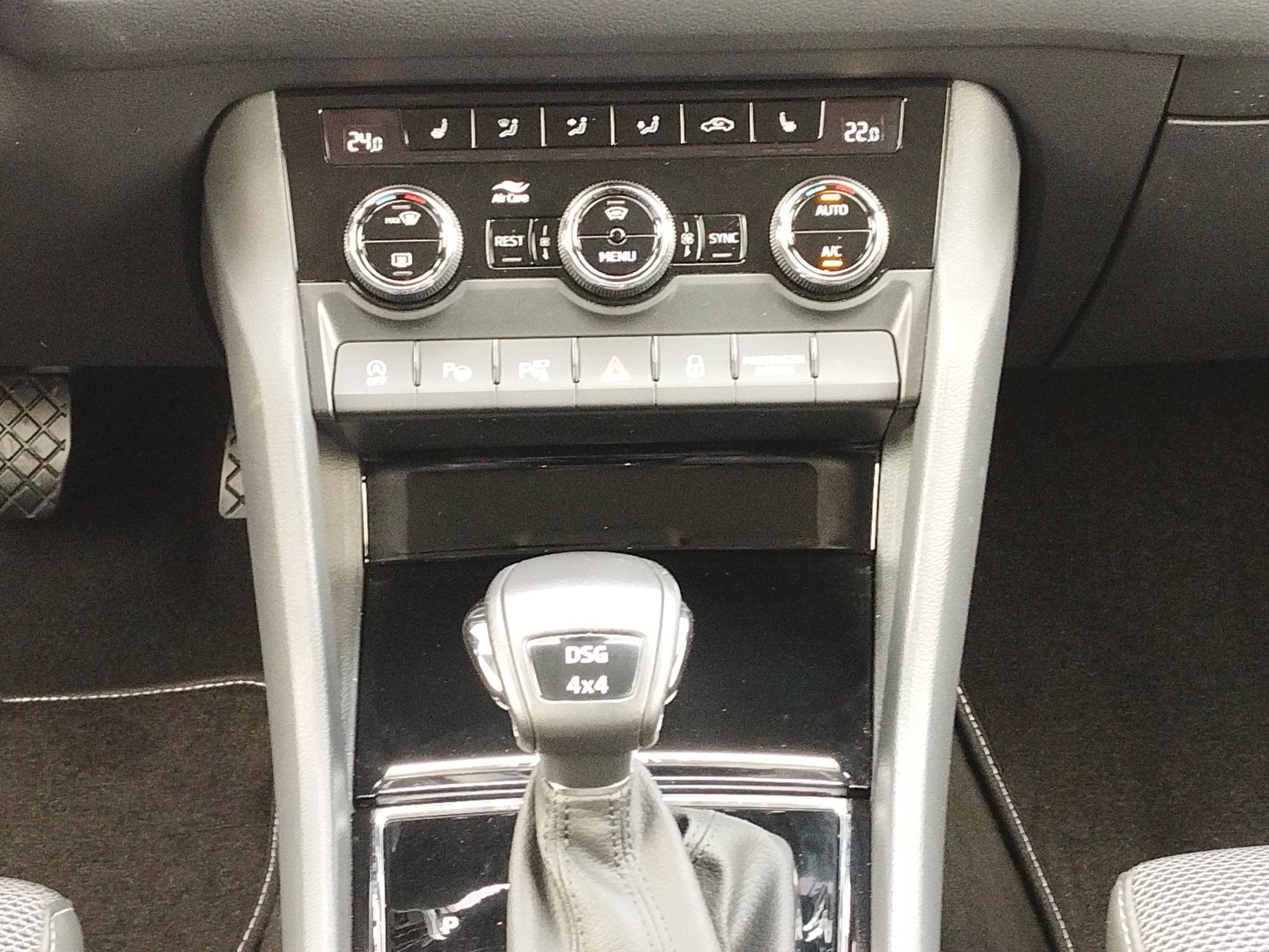 Skoda Kodiaq 2.0 TSI Style 4x4 DSG 360°*ACC*AHK*AUT*LM – Bild 14