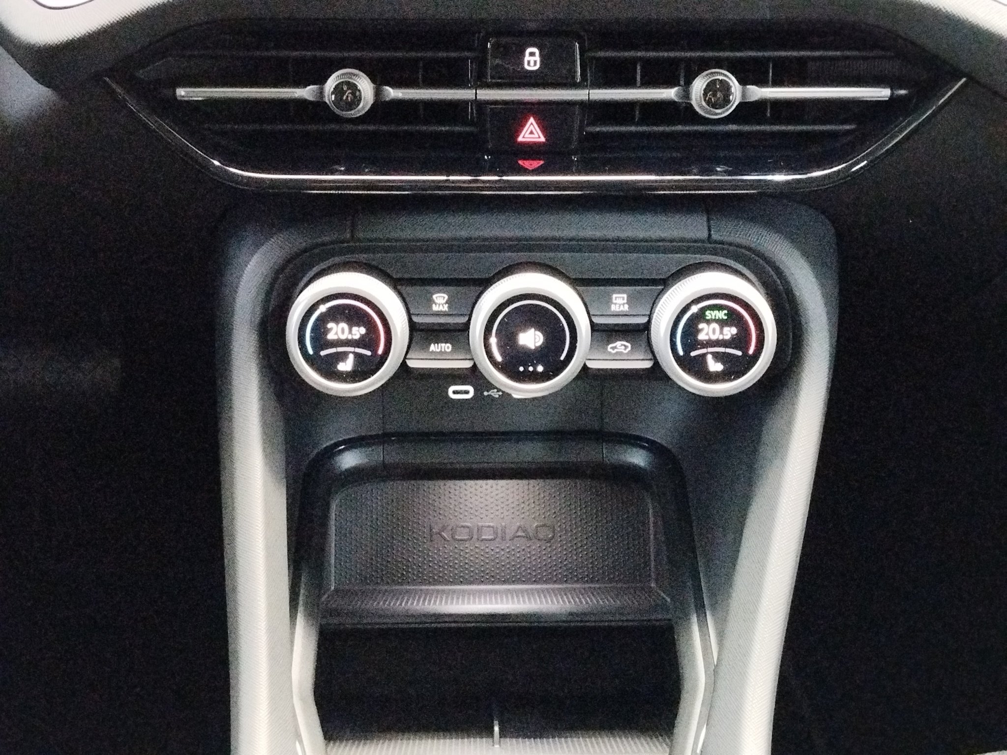 Skoda Kodiaq 2.0 TDI Selection DSG *ACC*AHK*AUT*HUD*LED – Bild 14