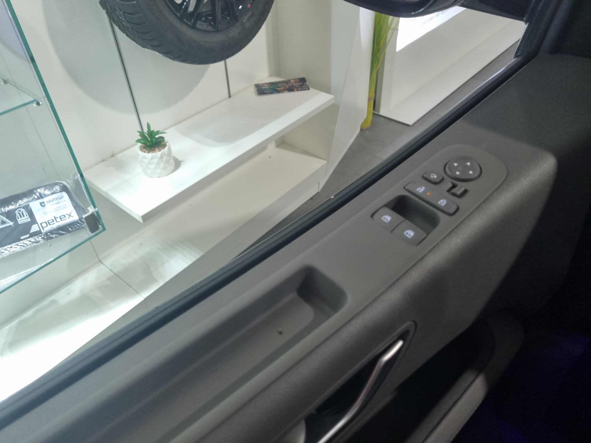 Hyundai STARIA 1.6 T-GDi HEV Signatur Aut. 2xKlima*4xSHZ – Bild 11