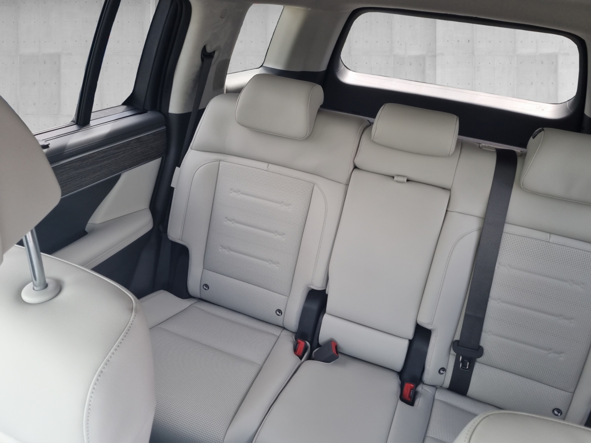 Hyundai SANTA FE 1.6 T-GDi PHEV Signature Aut. 4WD *2xKlima – Bild 8