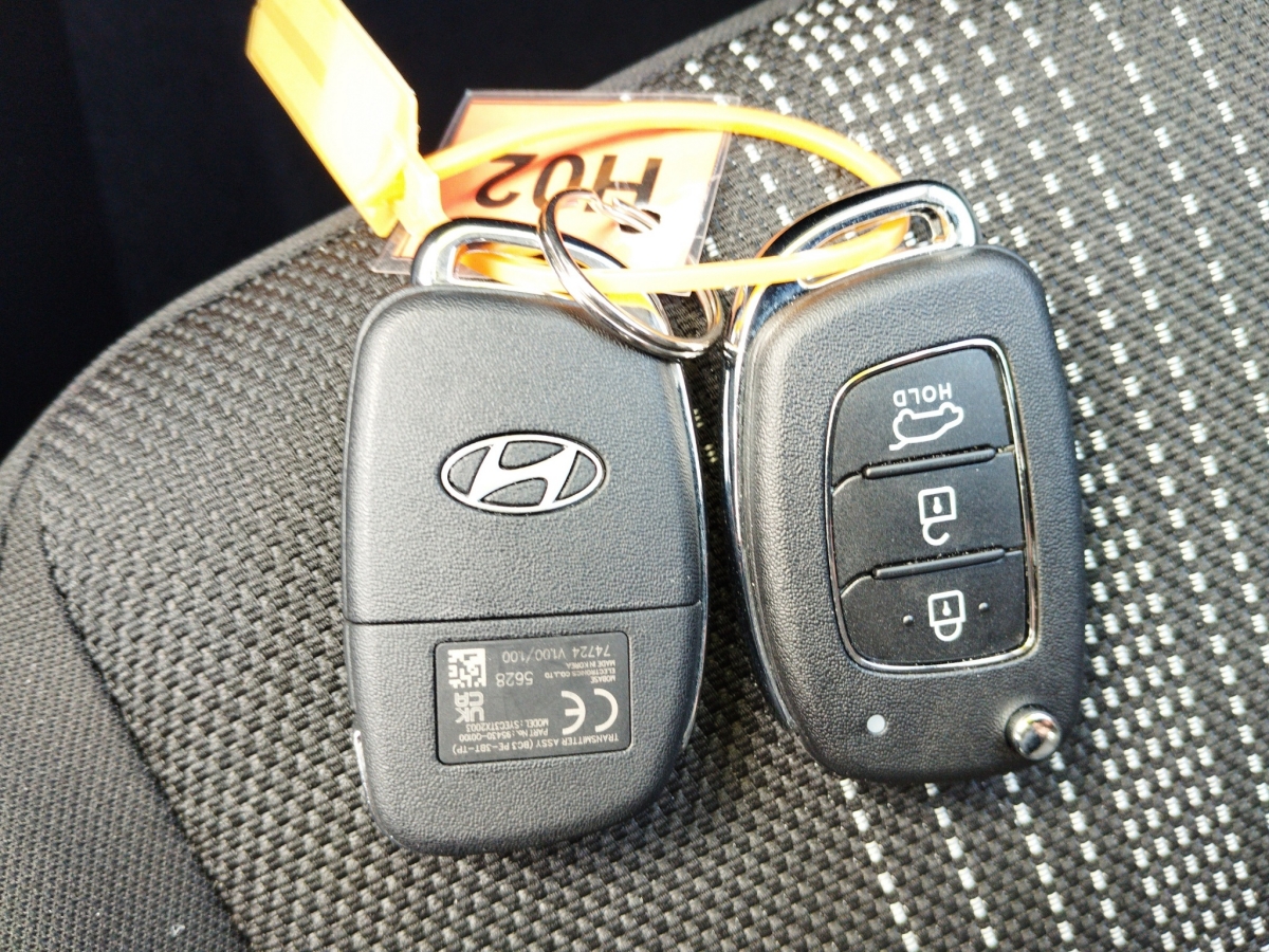 Hyundai i20 FL 1.2 Select – Bild 9