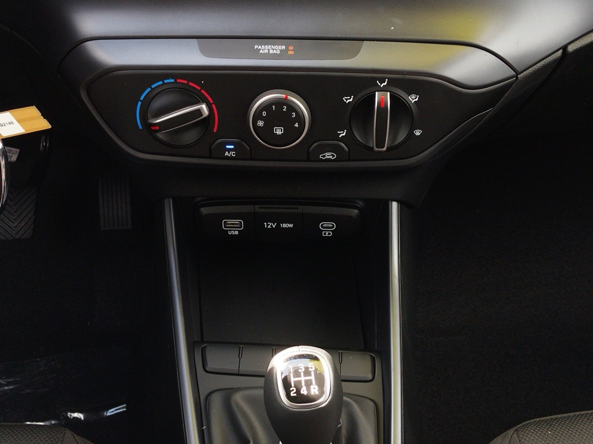 Hyundai i20 FL 1.2 Select – Bild 16