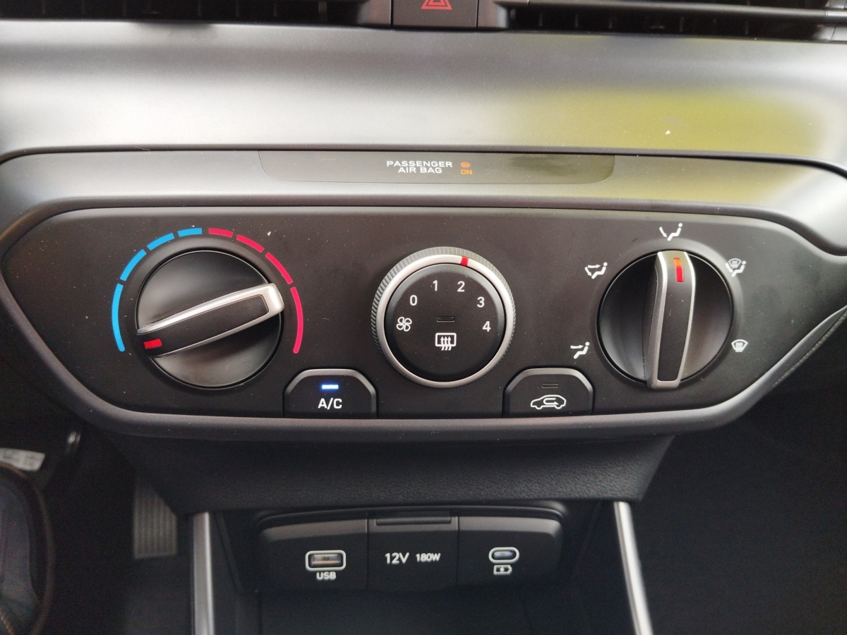 Hyundai i20 FL 1.2 Select – Bild 30