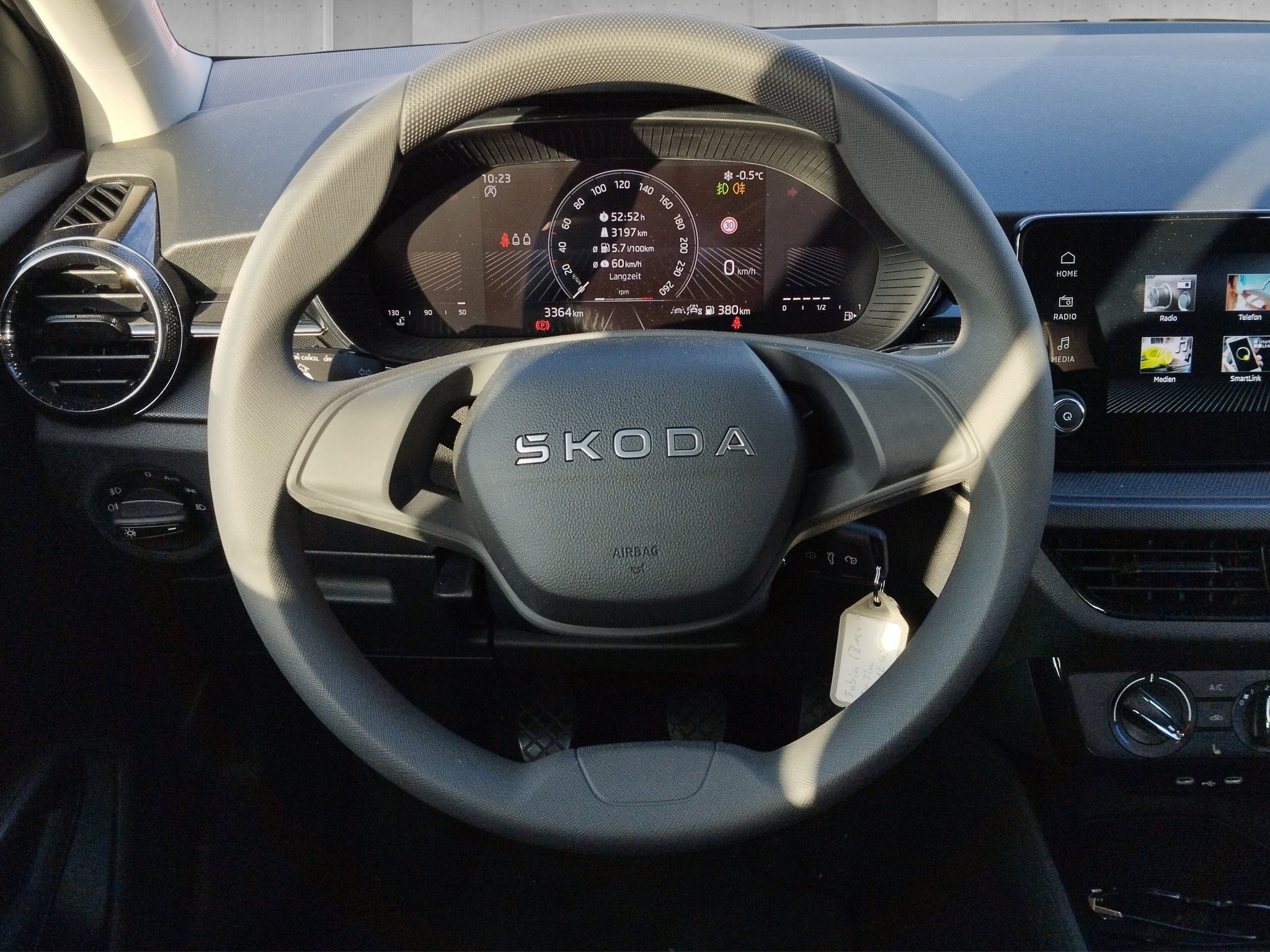 Skoda Fabia 1.0 TSI Essence *LED*LM*PDC*SHZ*FH*DAB* – Bild 10