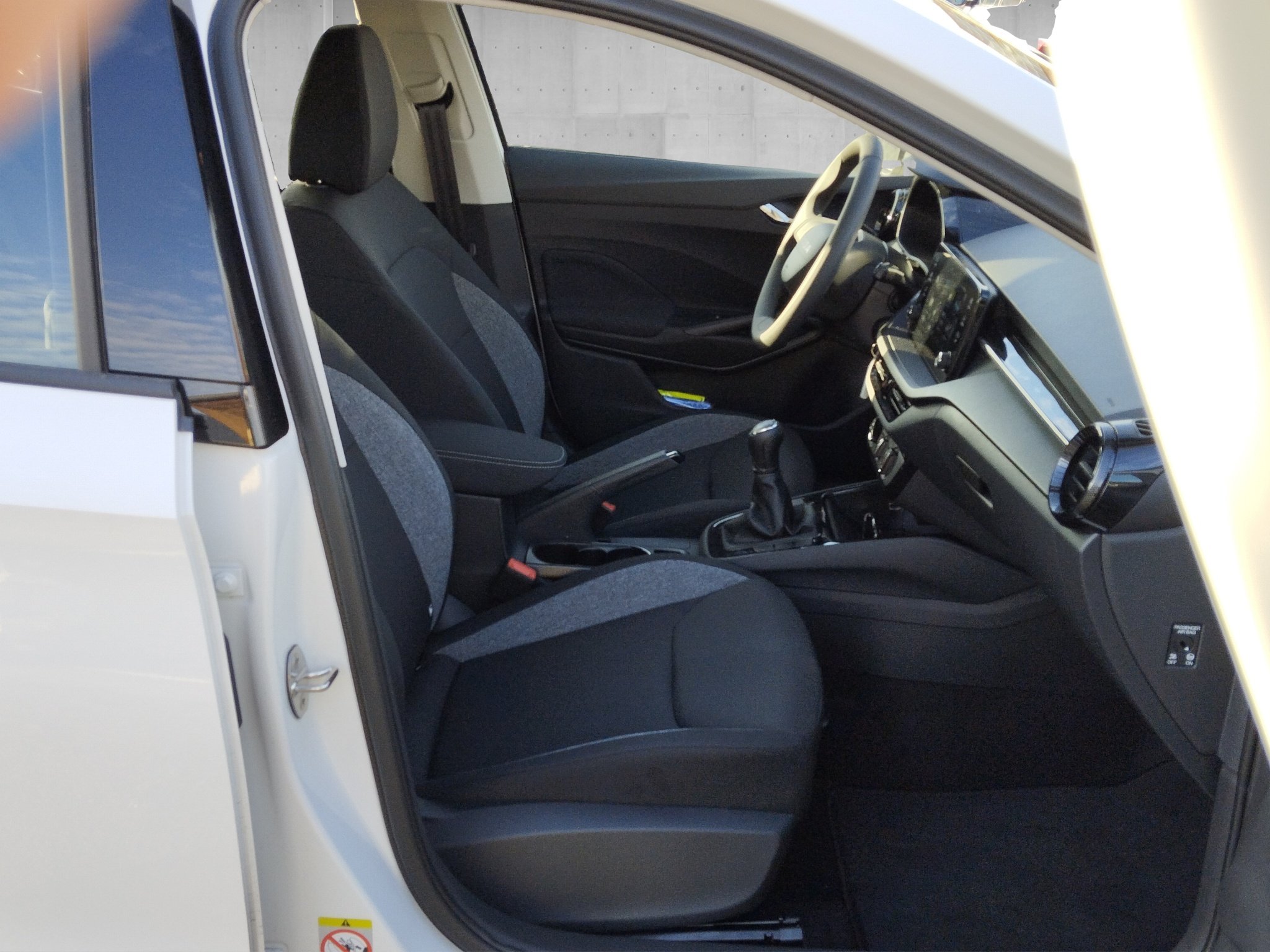 Skoda Fabia 1.0 TSI Essence *LED*LM*PDC*SHZ*FH*DAB* – Bild 19