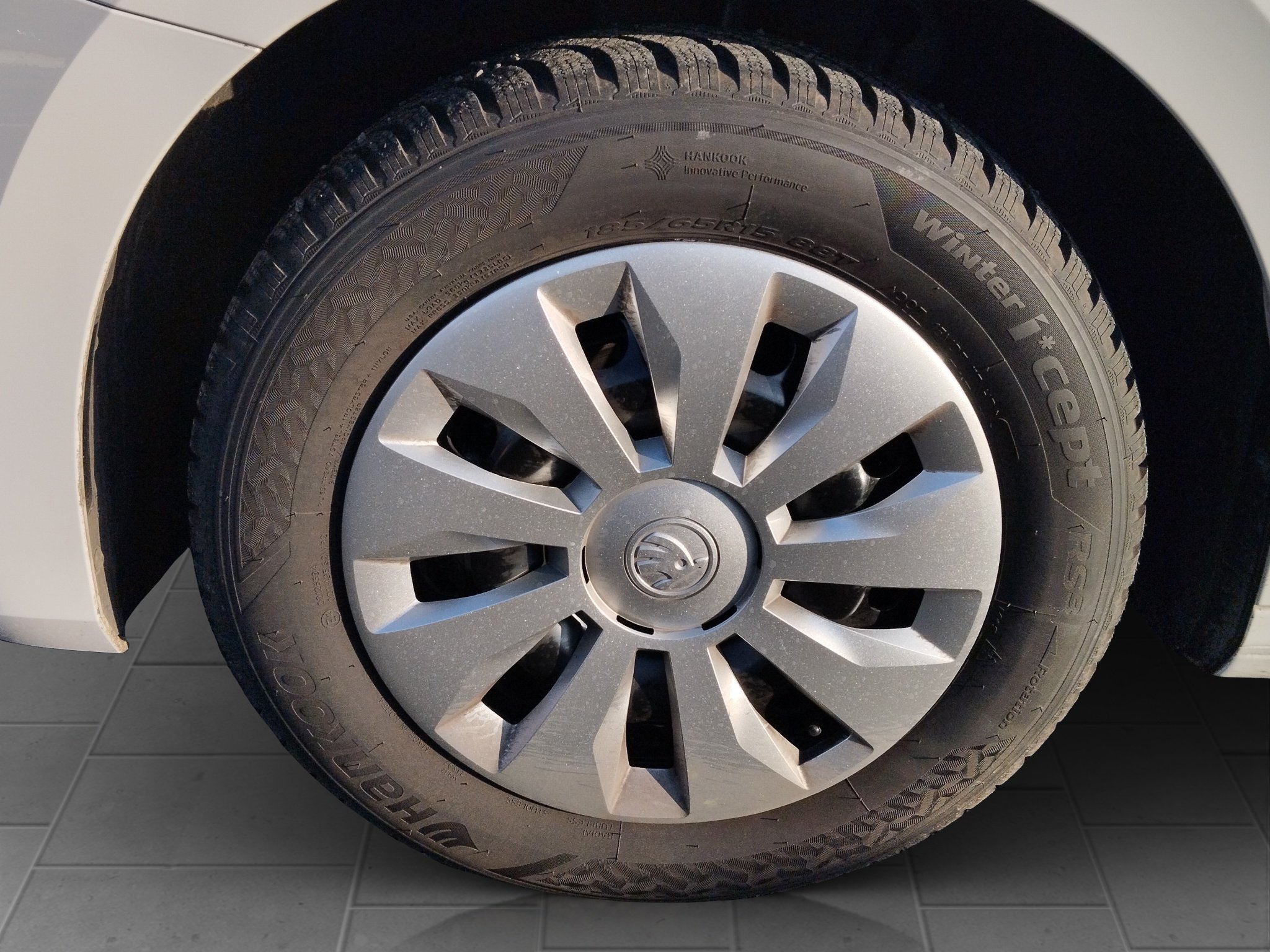 Skoda Fabia 1.0 TSI Essence *LED*LM*PDC*SHZ*FH*DAB* – Bild 20